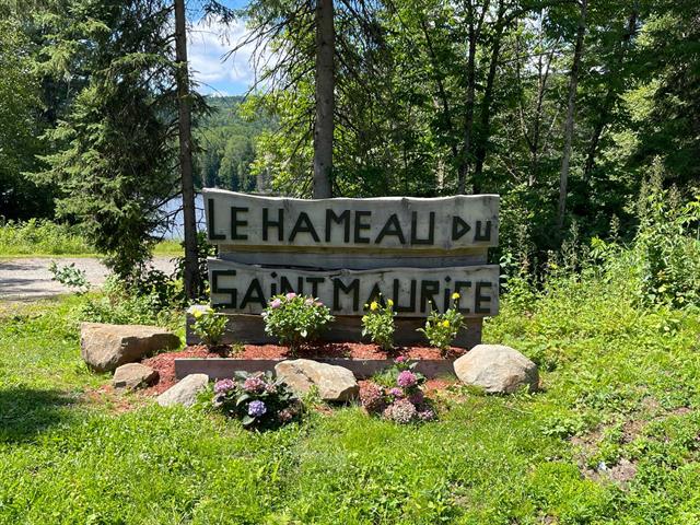 Annonce en bordure de la route 155 Sud Km 82