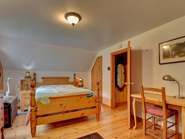 1e étage avec salle de bain