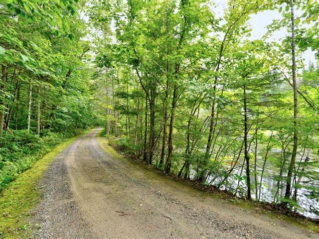 Chemin privé autour du lac