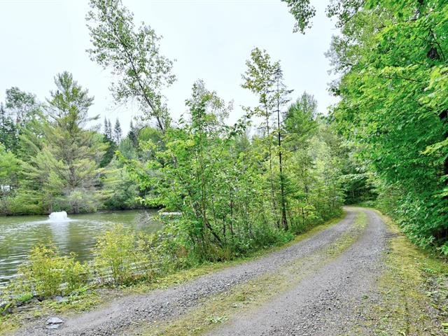 Chemin privé autour du lac