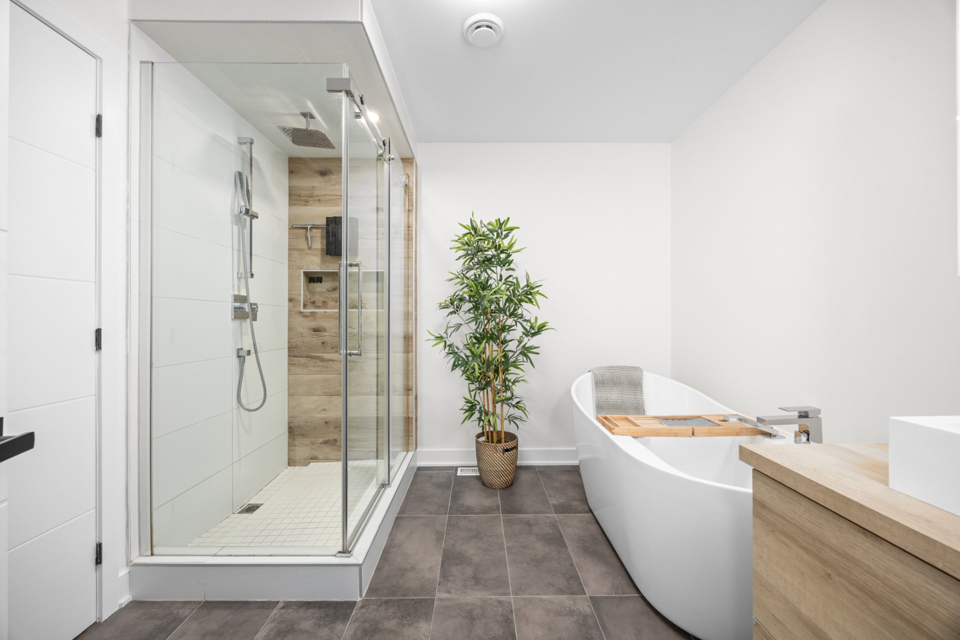 Salle de bains attenante à la CCP