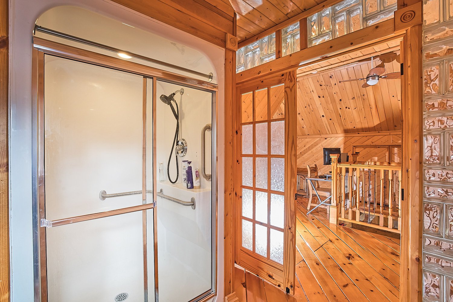 Salle de bains attenante à la CCP