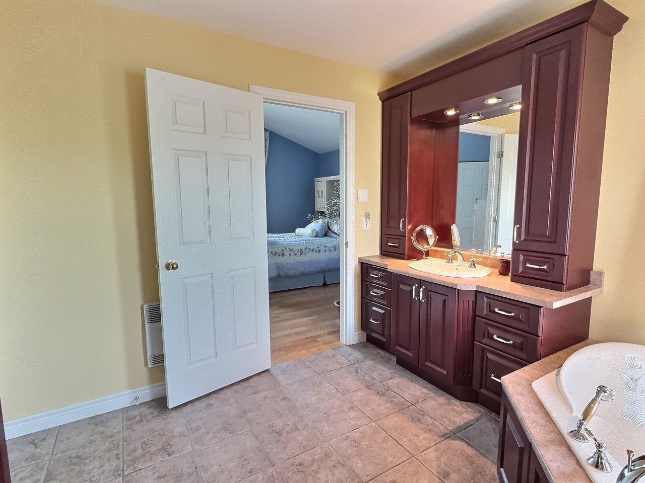 Salle de bains attenante à la CCP