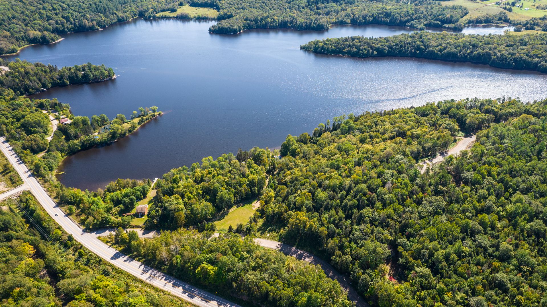 Accès au plan d'eau