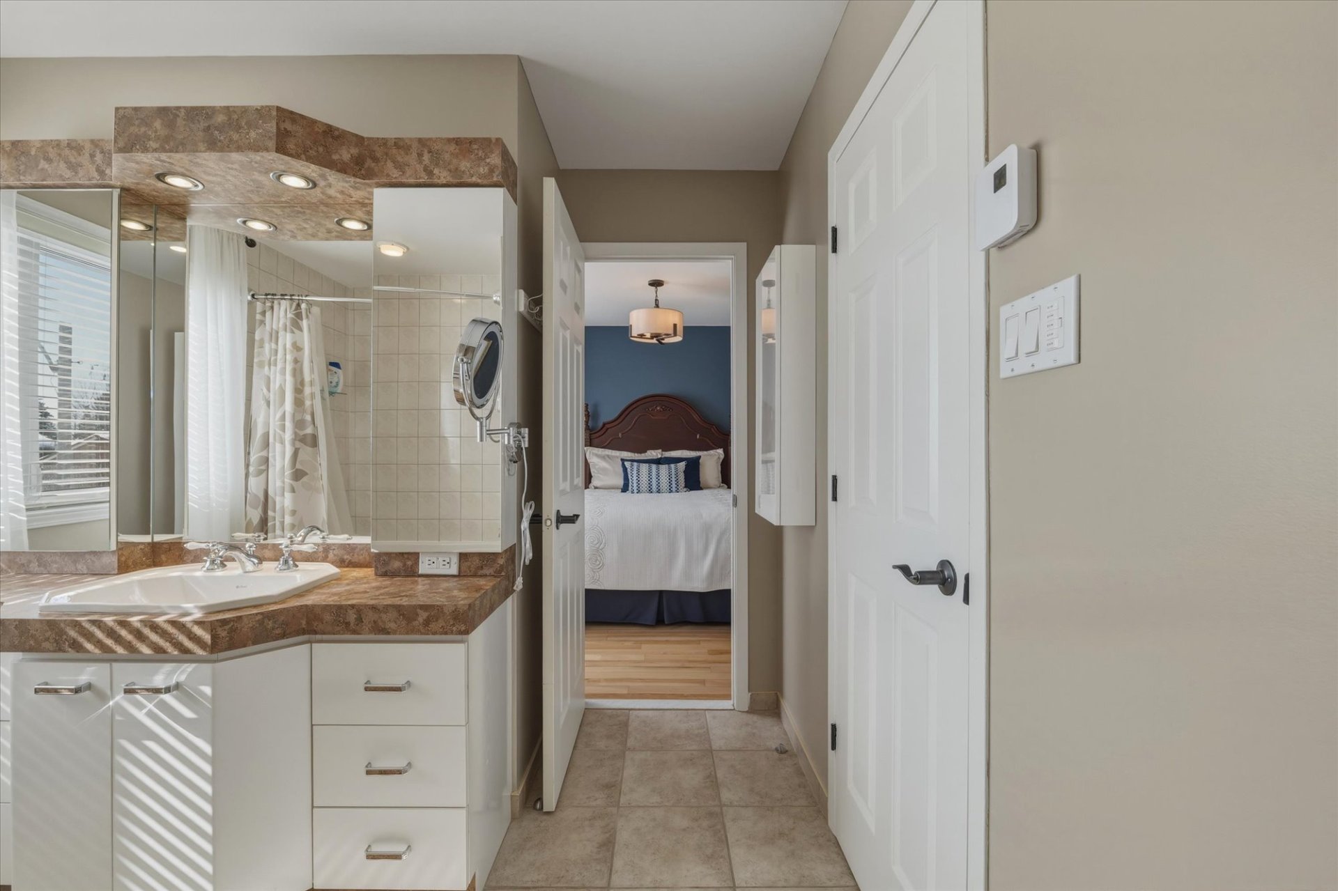 Salle de bains attenante à la CCP