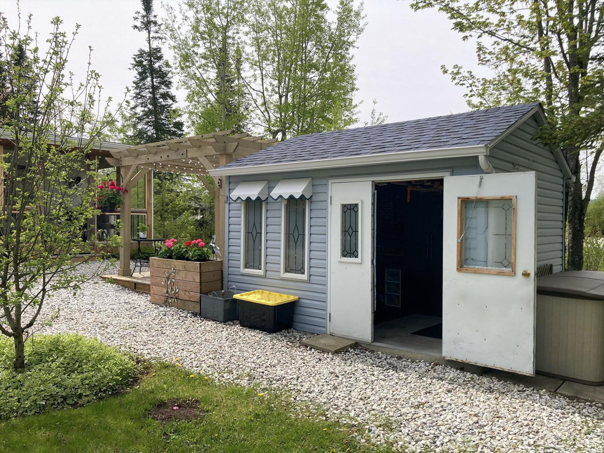 Shed