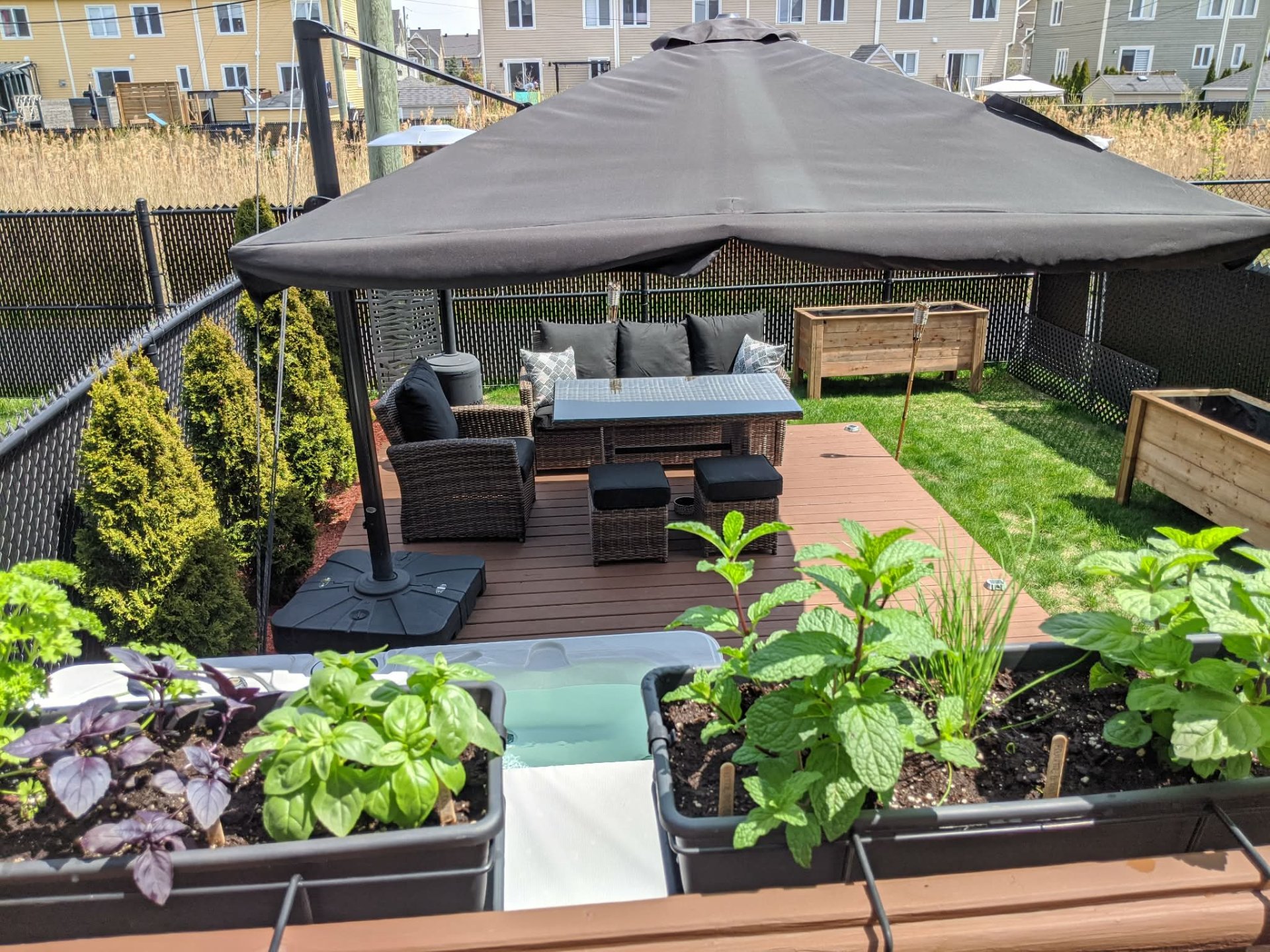 Patio en composite pour un minimum d'entretien