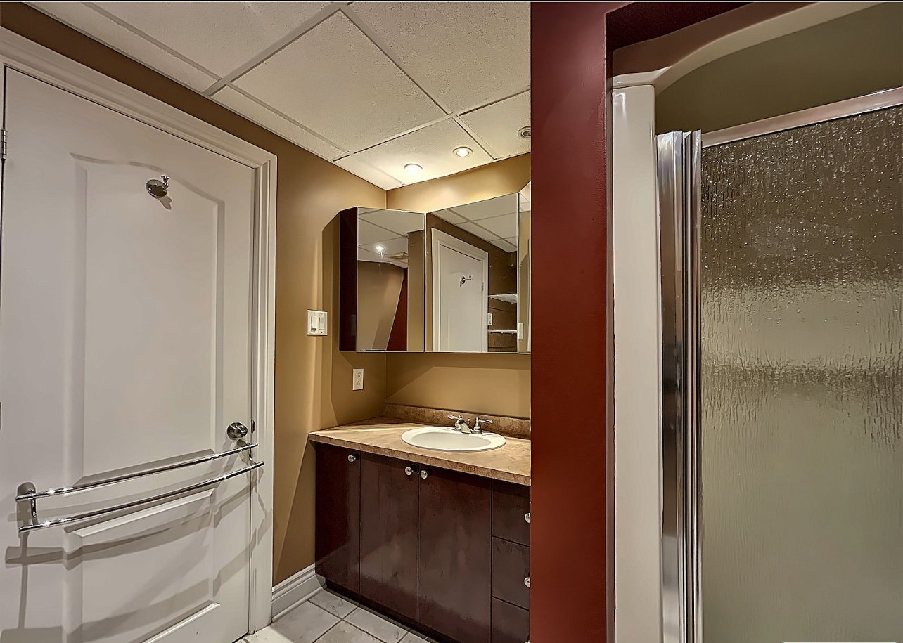 Salle de bain sous sol