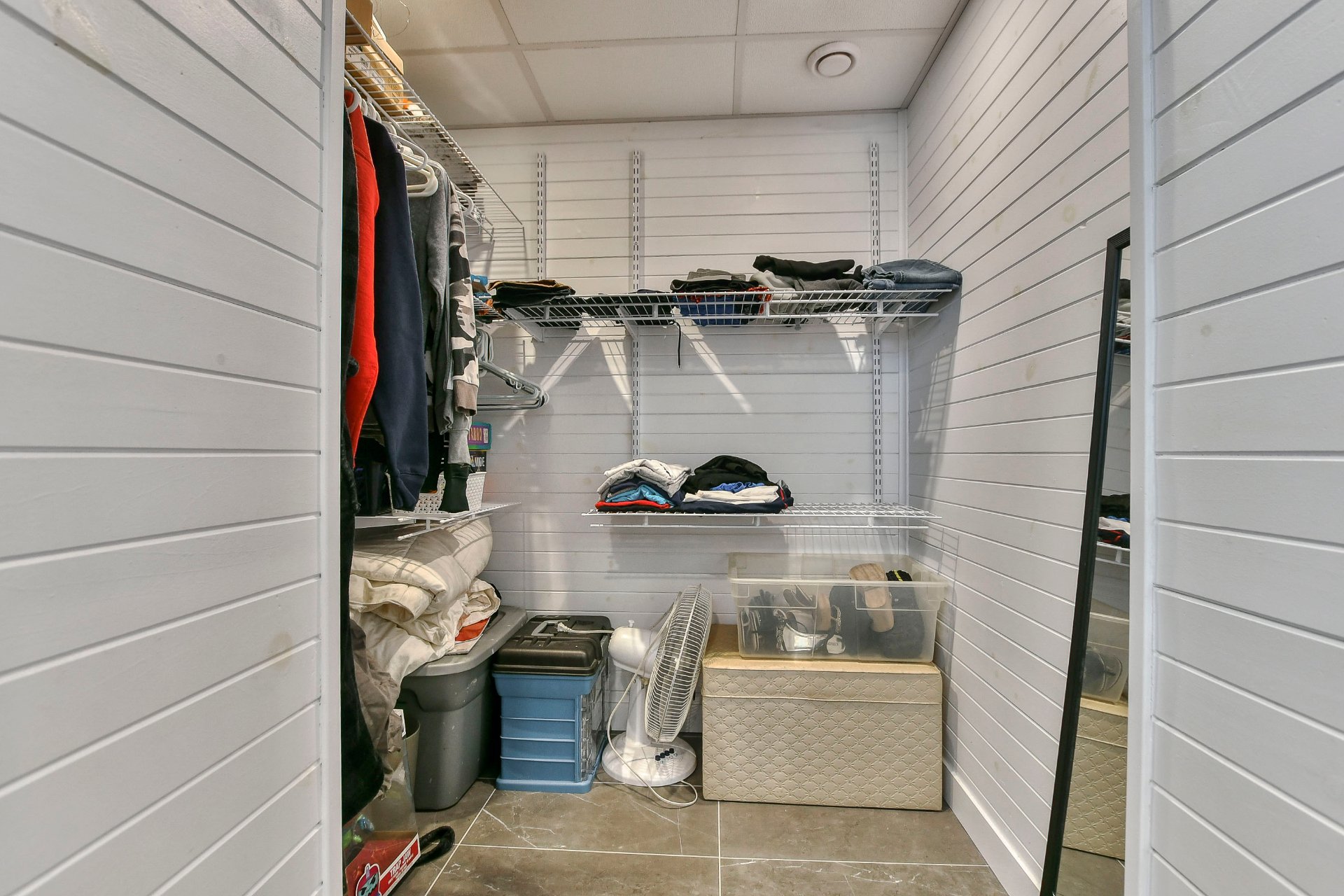 Walk-in closet