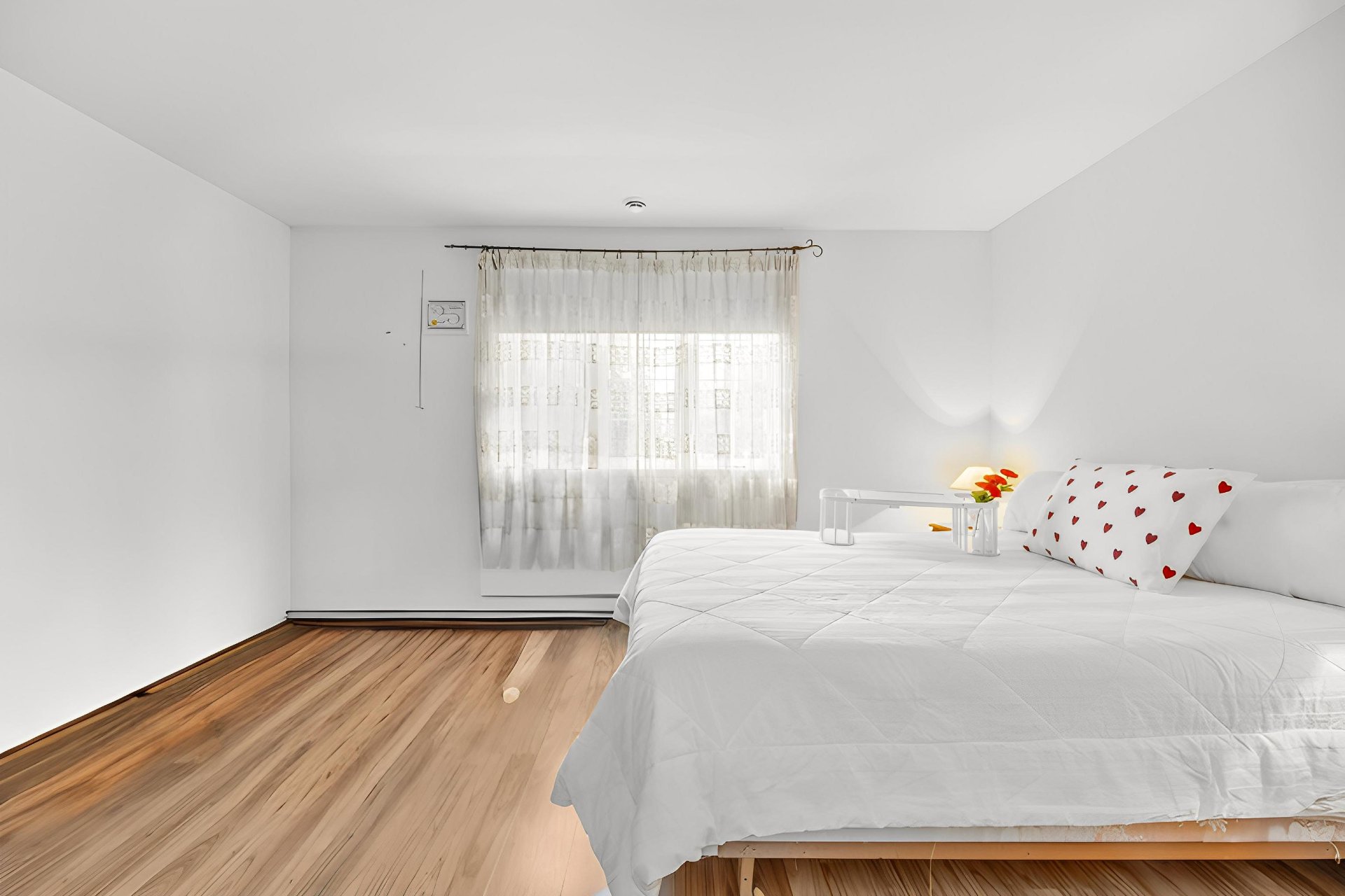 Chambre à coucher principale retouchée