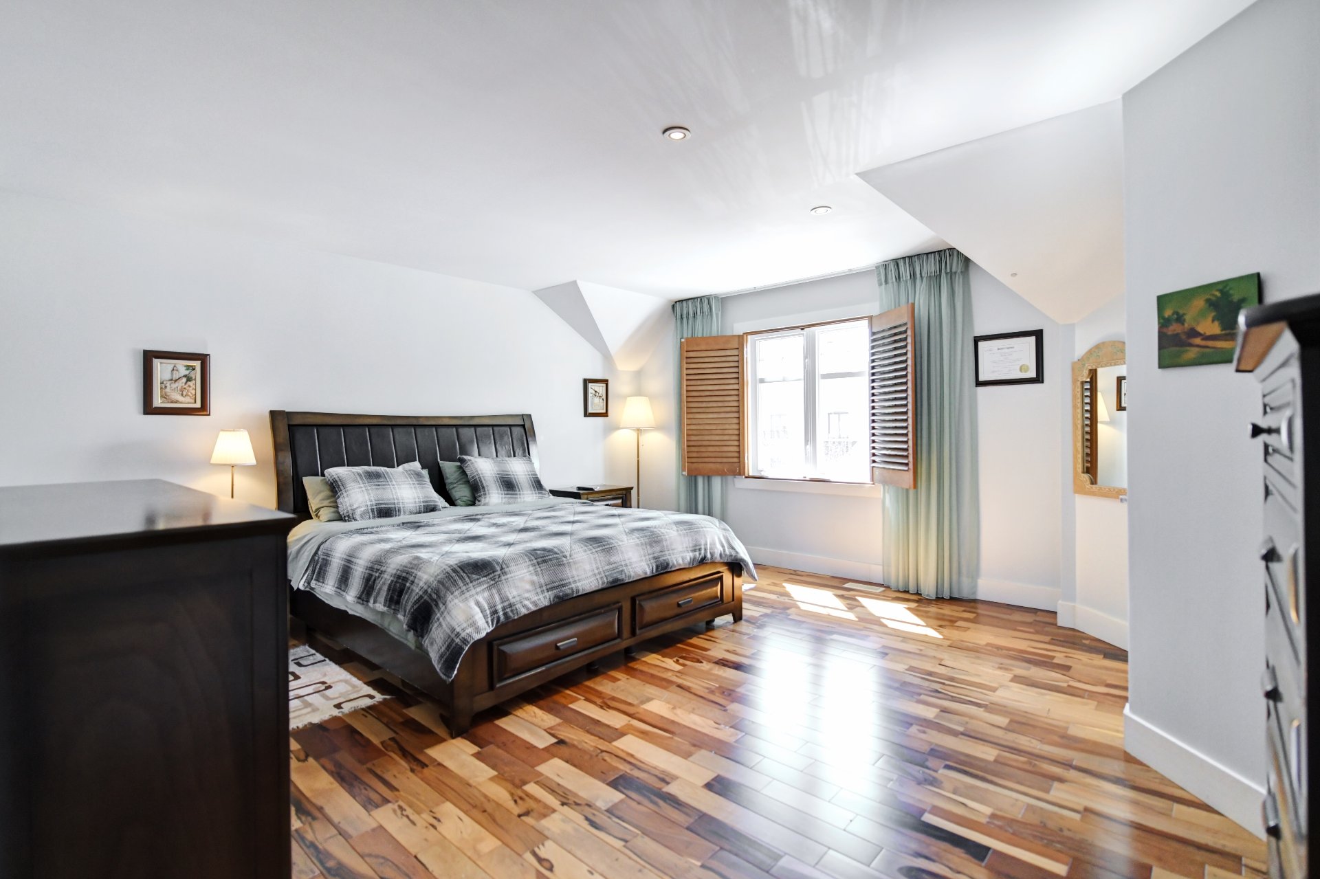 Primary bedroom