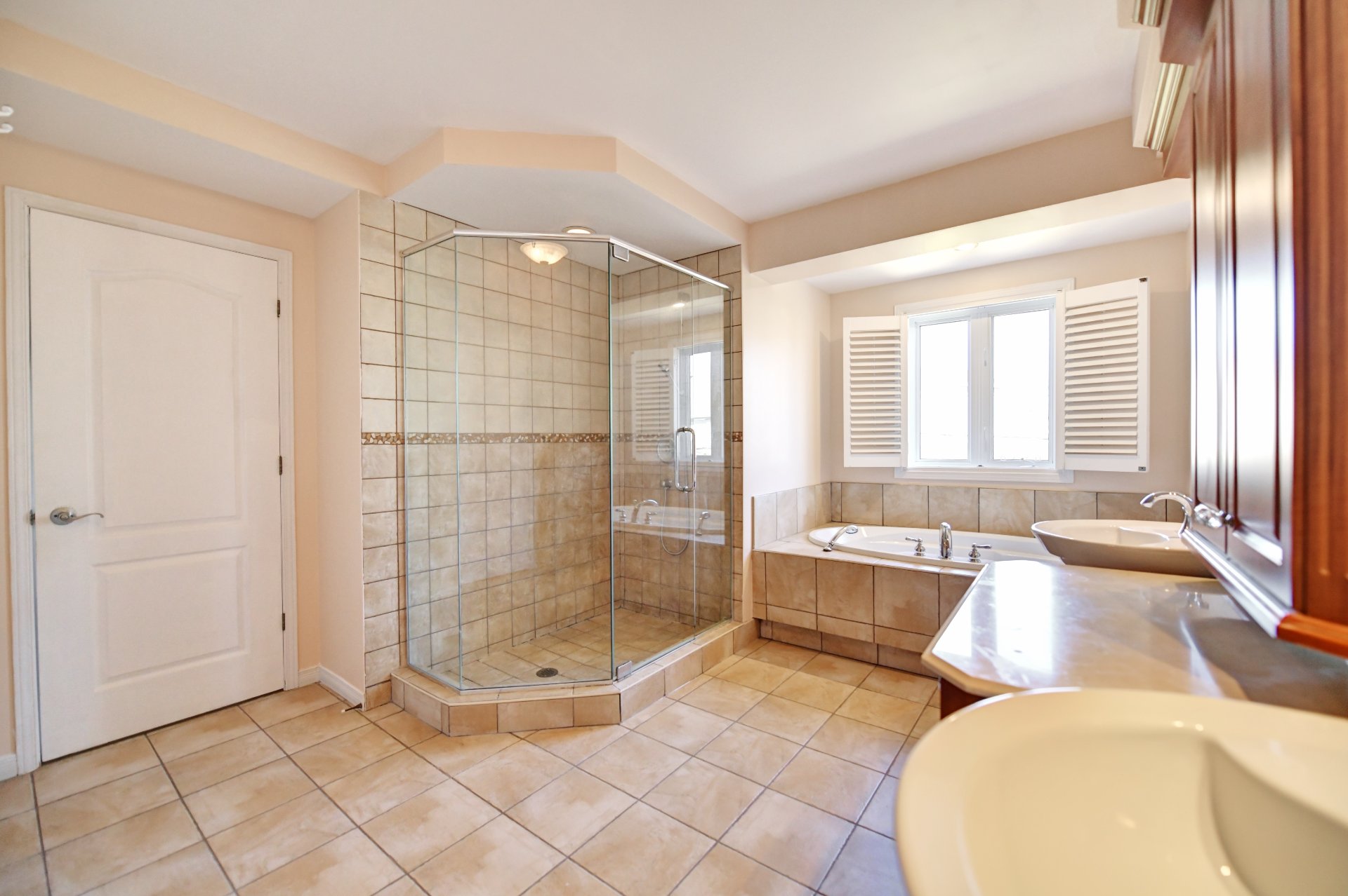 Salle de bains attenante à la CCP