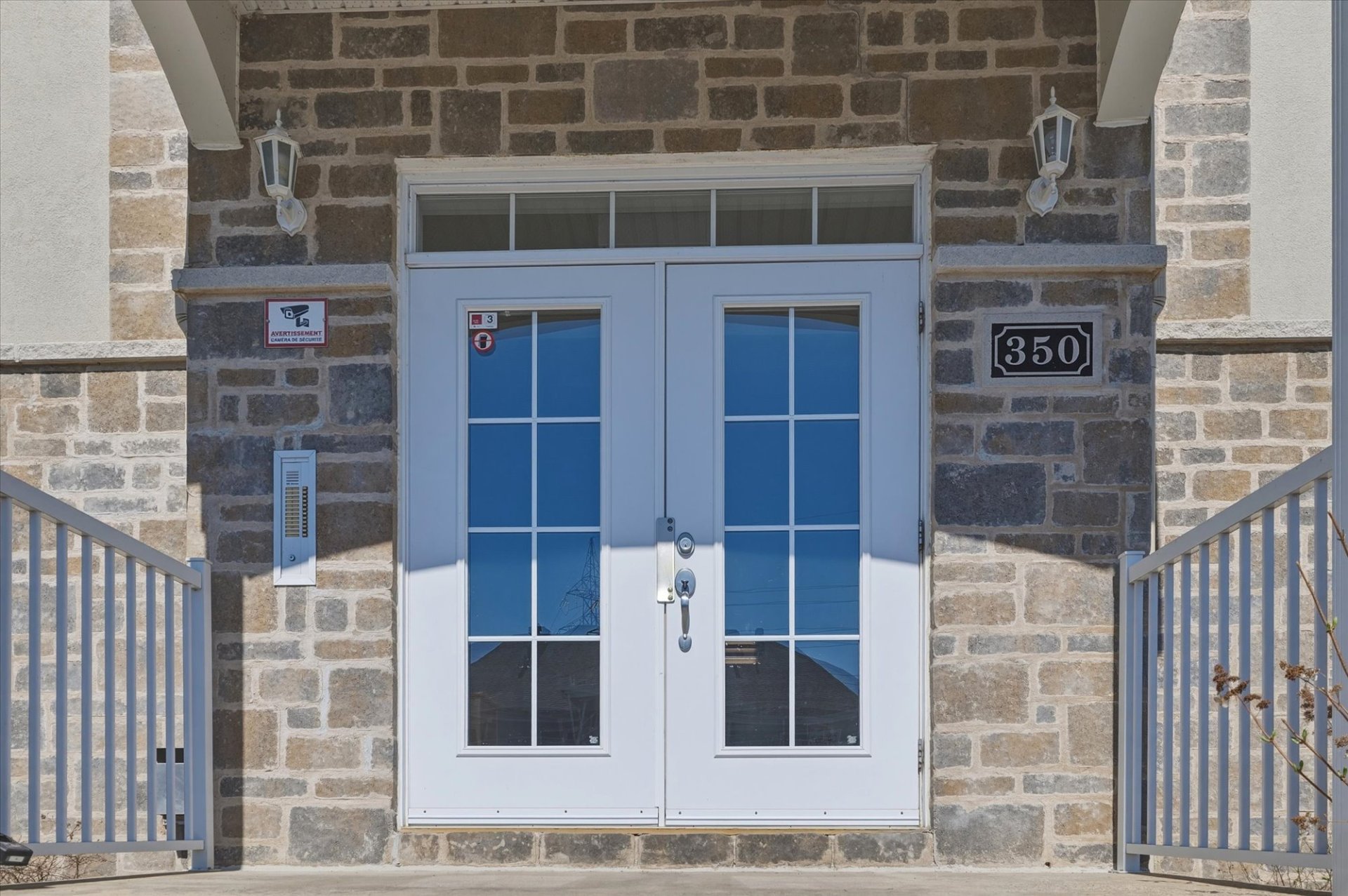 Entrée extérieure