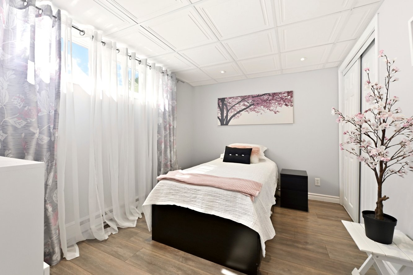 2e chambre, avec garde-robe