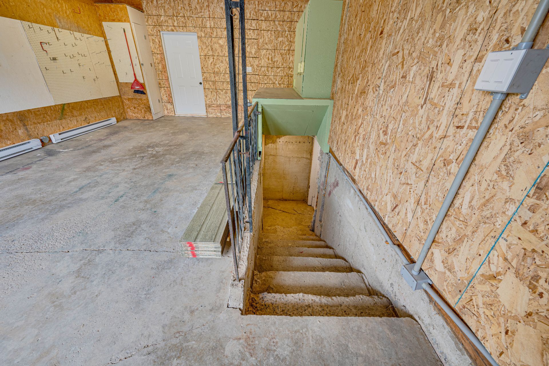 Escalier sous-sol via garage