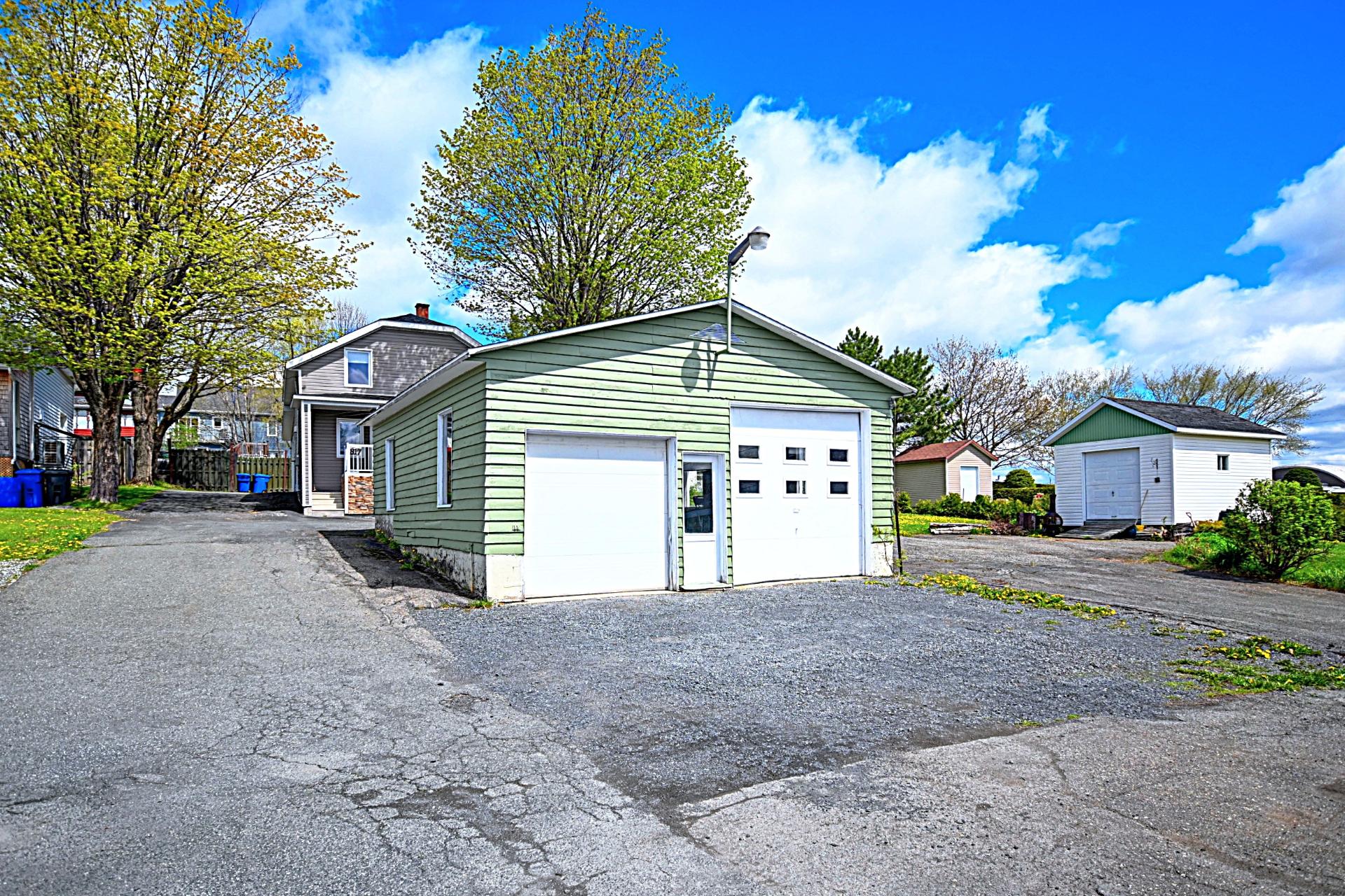 Garage