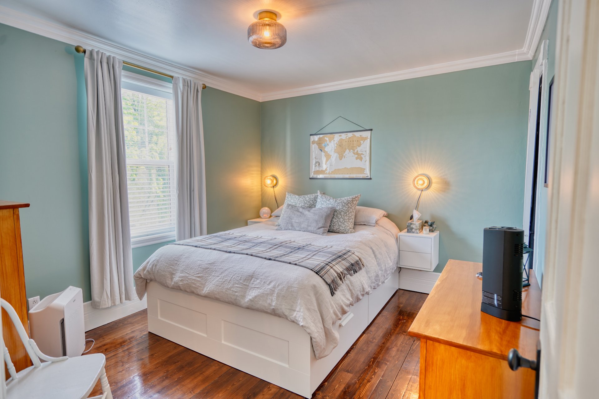 Primary bedroom