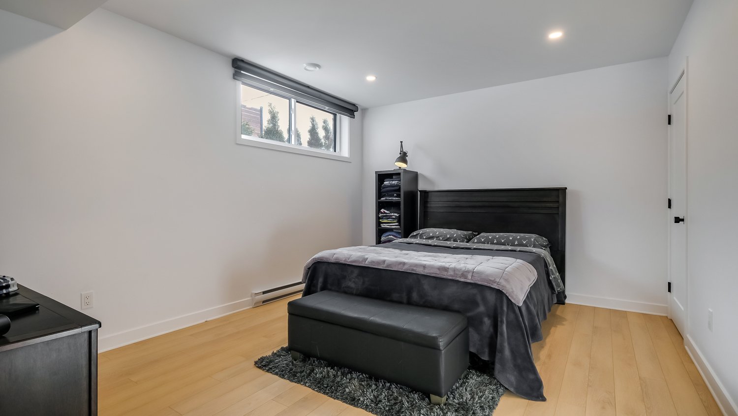 Sous-sol chambre à coucher ouverte