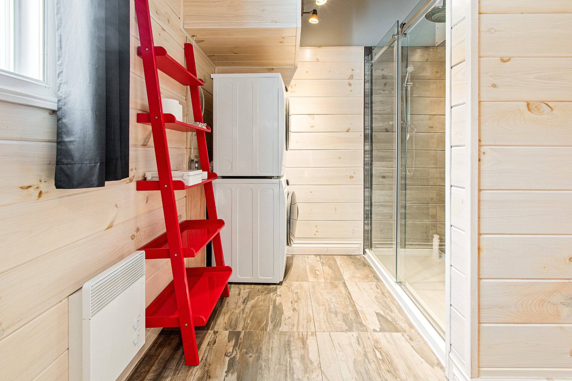 Salle de Bain avec Laveuse/Sécheuse