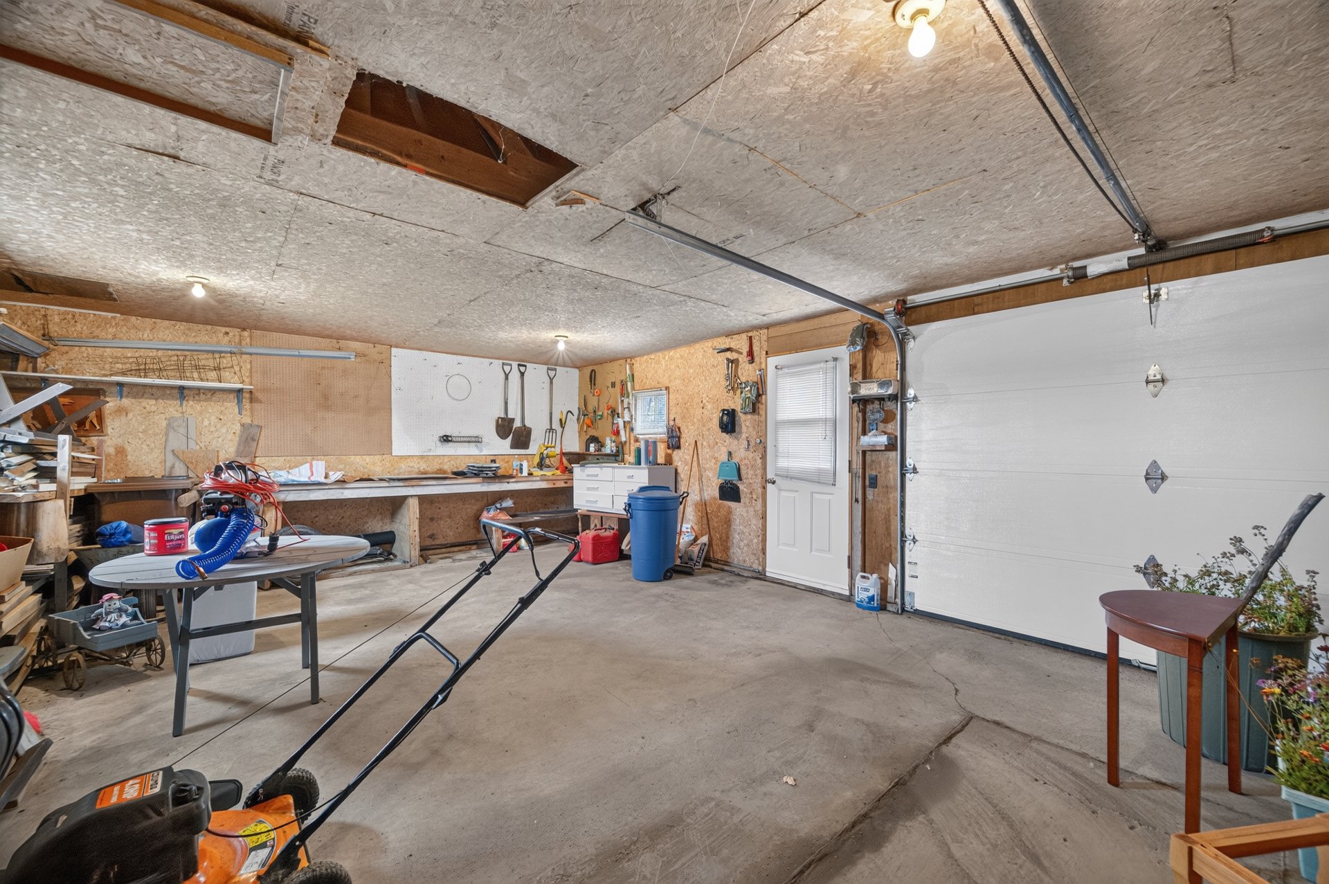 Garage avec électricité