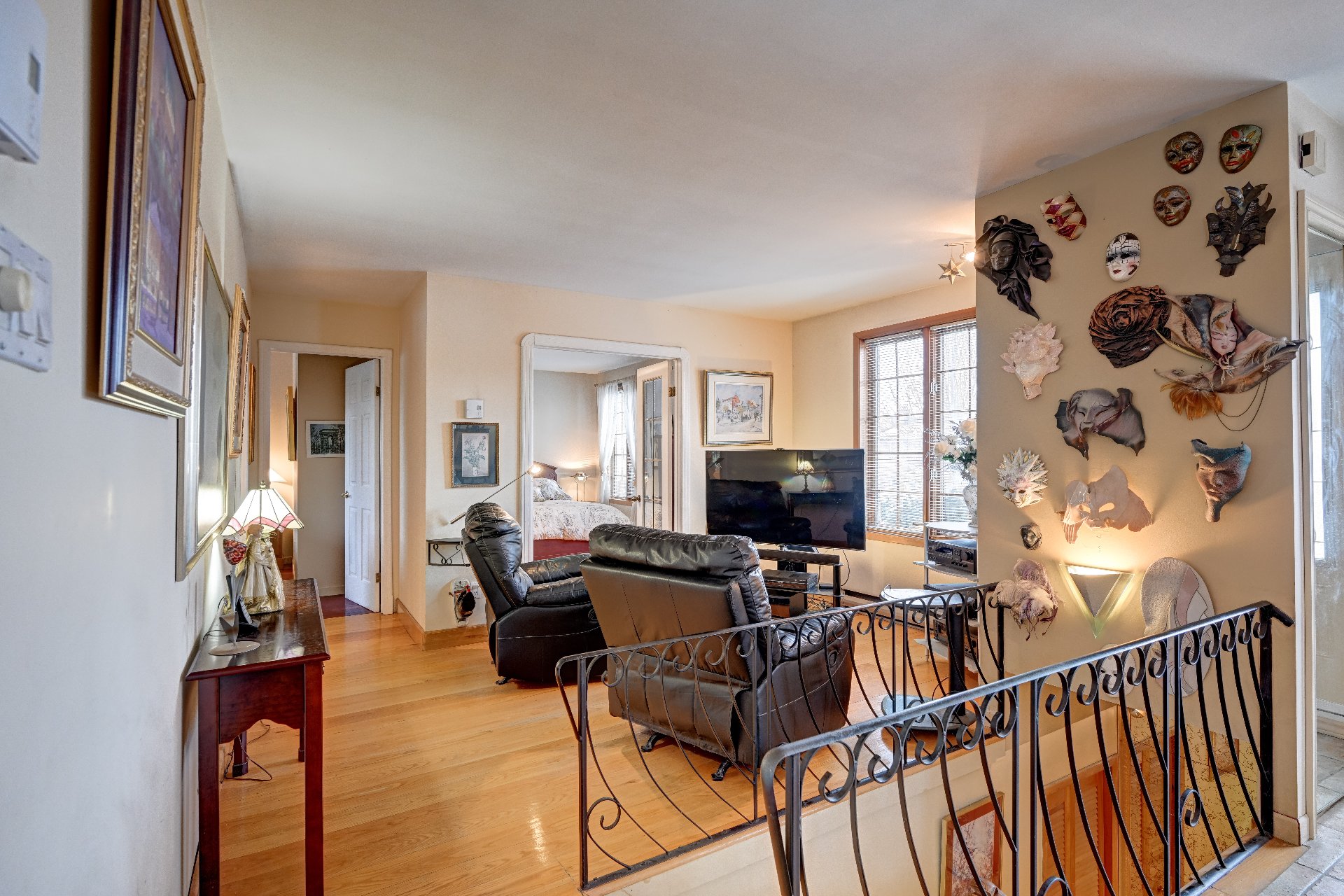 Deuxième salon à l'étage possibilité 4ème chambre