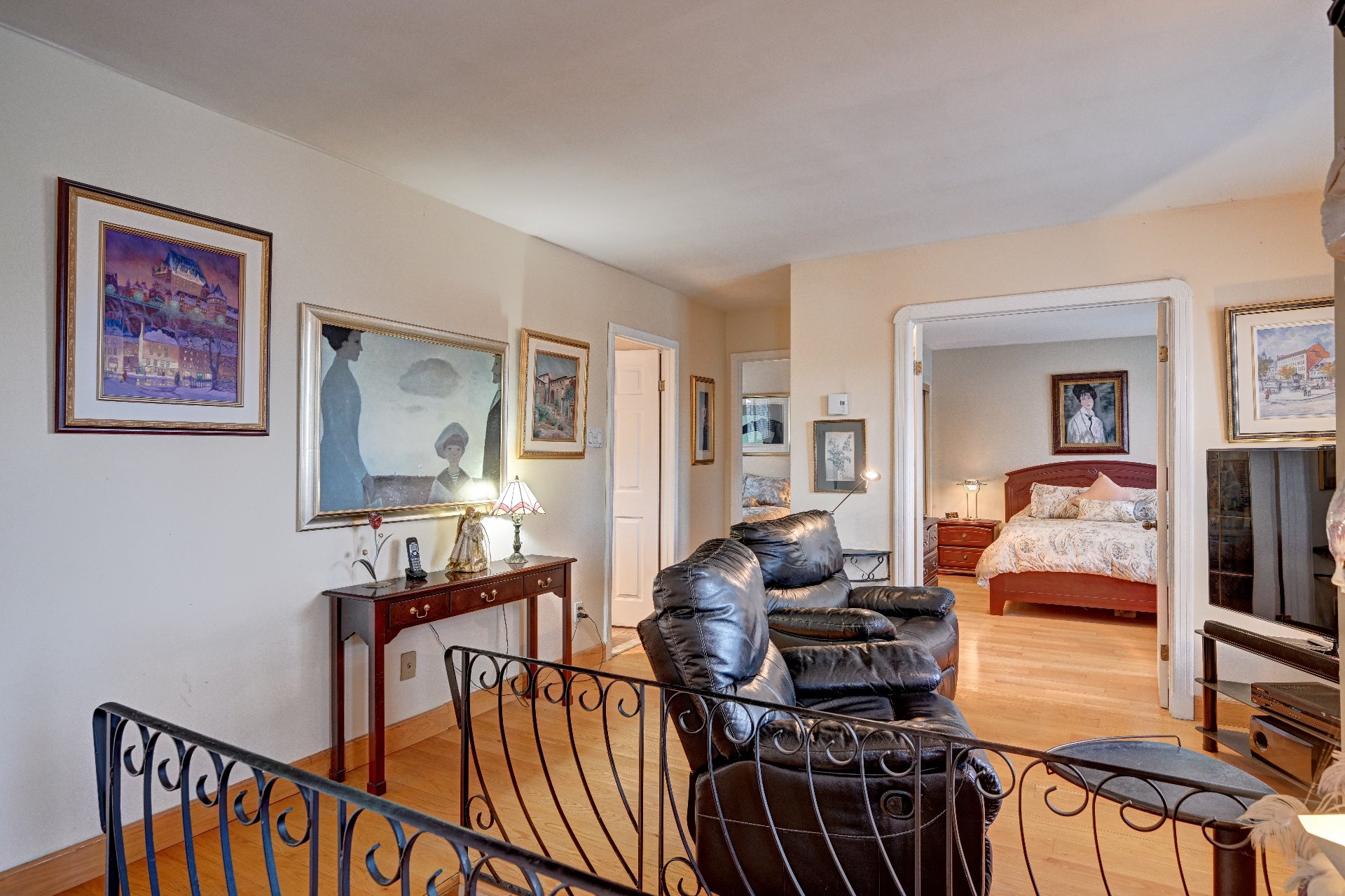 Deuxième salon à l'étage possibilité 4ème chambre