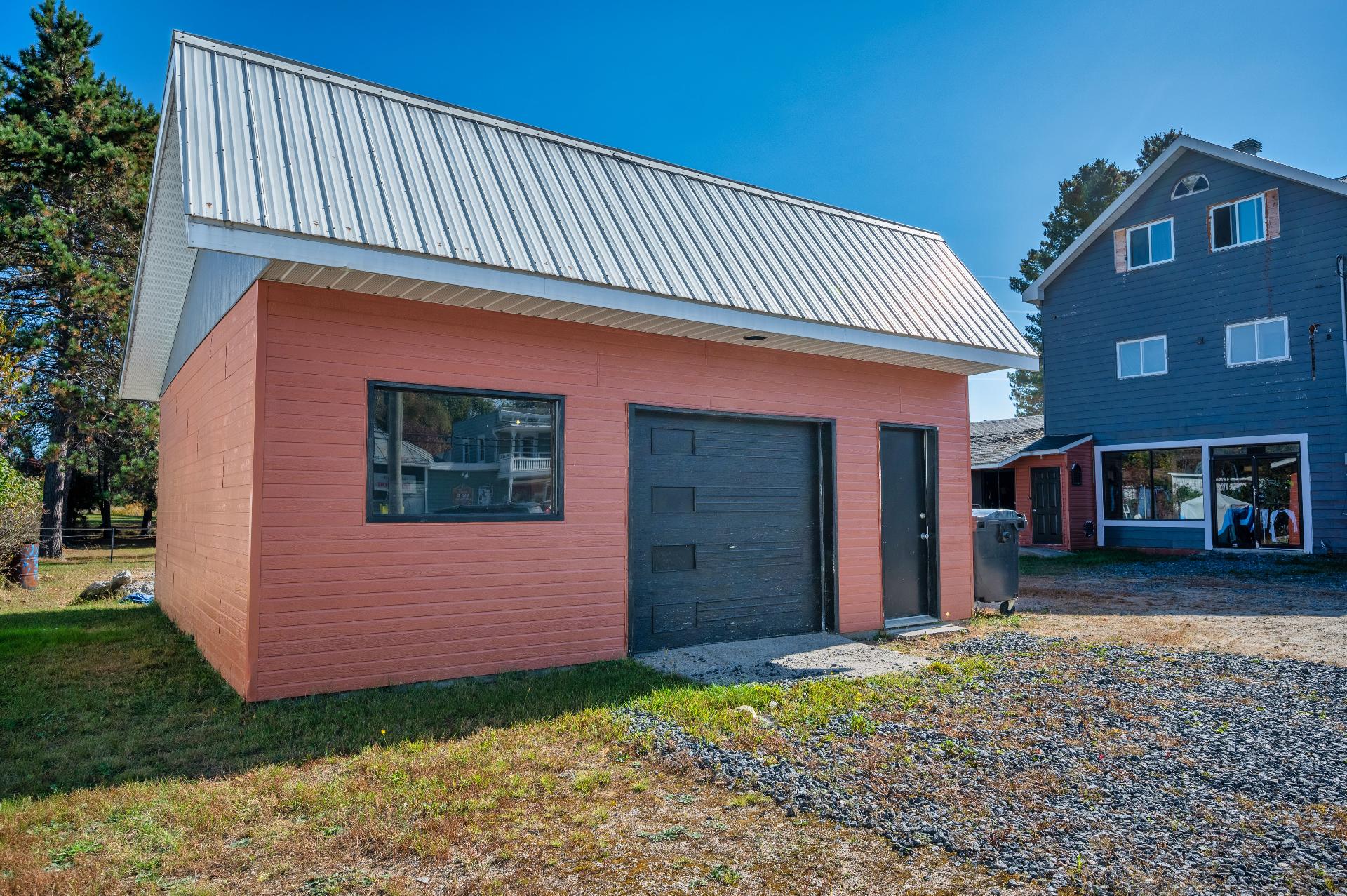 Garage