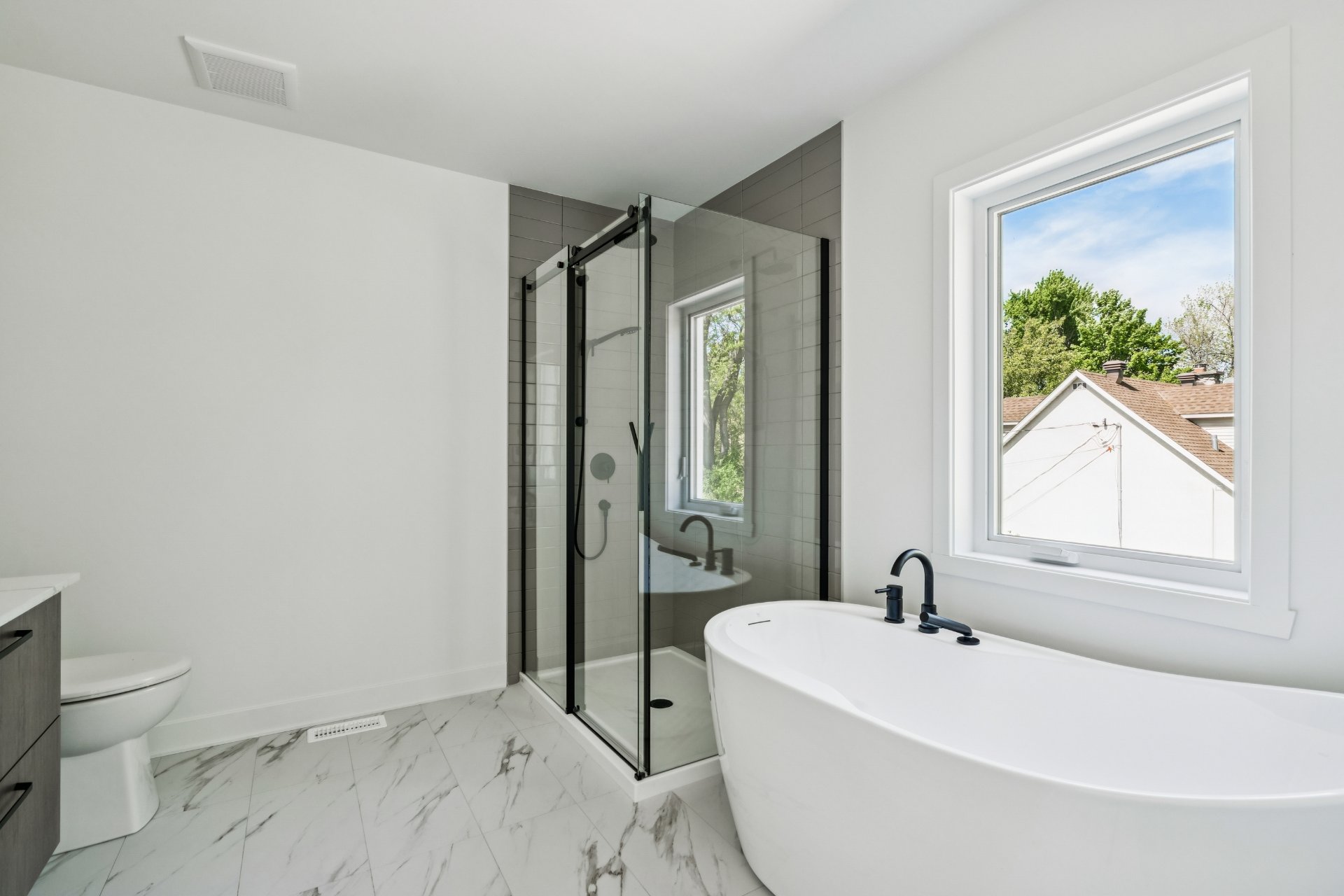 Ensuite bathroom