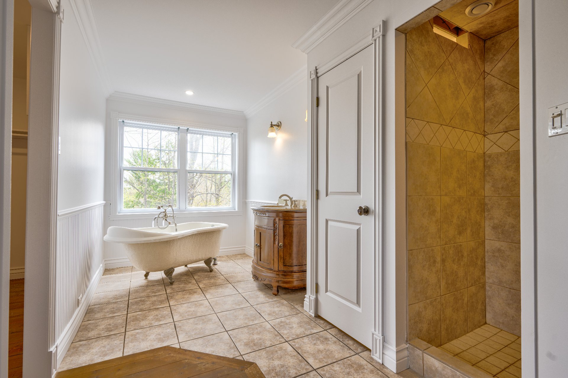 Ensuite bathroom