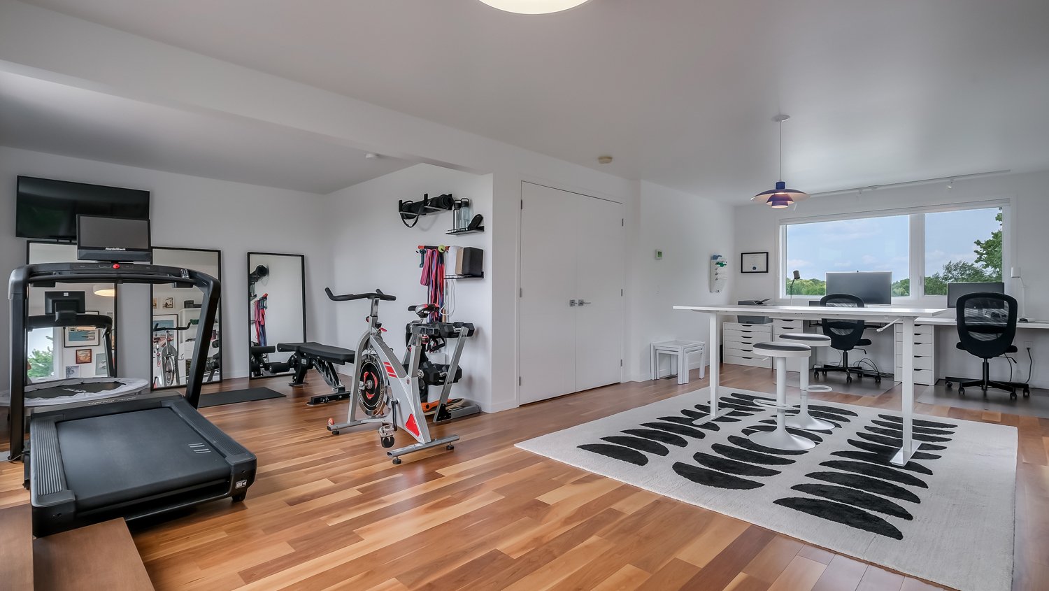 Étage côté droit de la maison