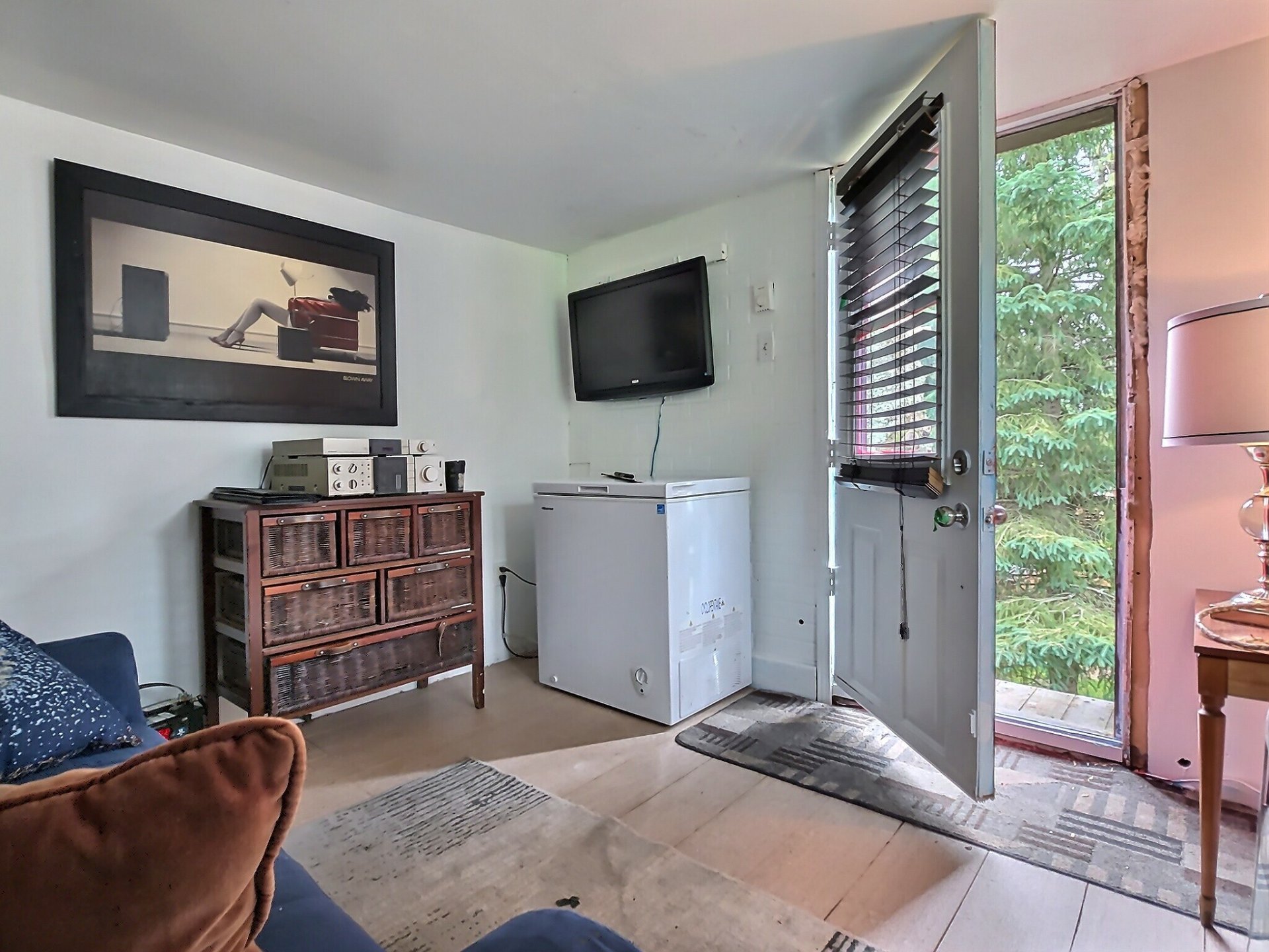 pièce polyvalente chauffée au-dessus de l'atelier