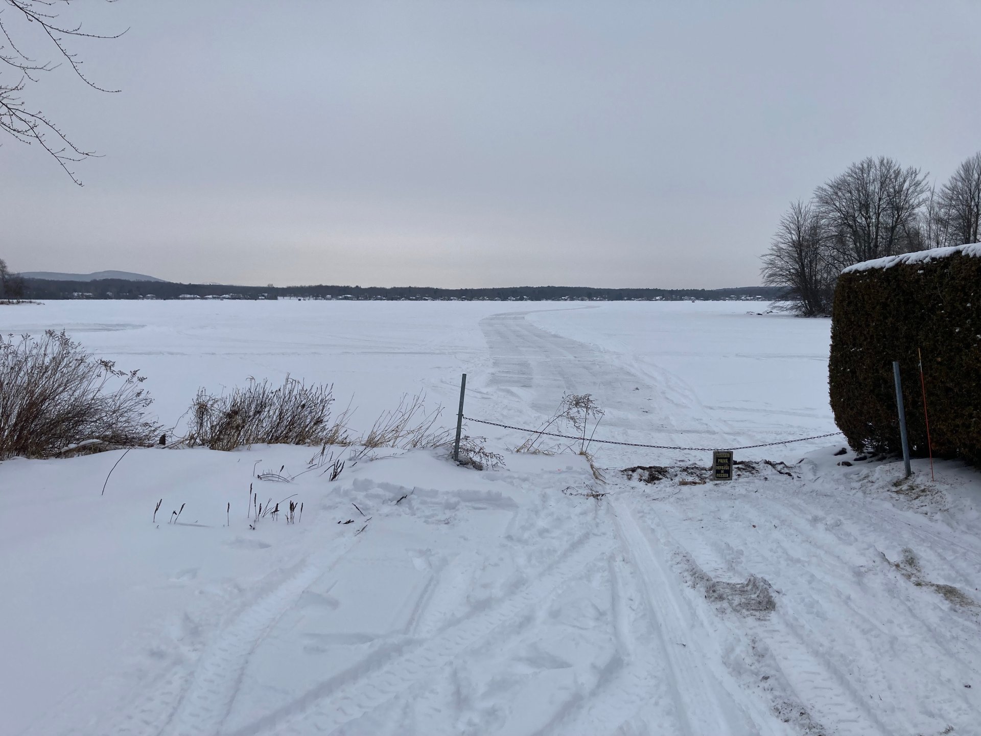 Accès au plan d'eau