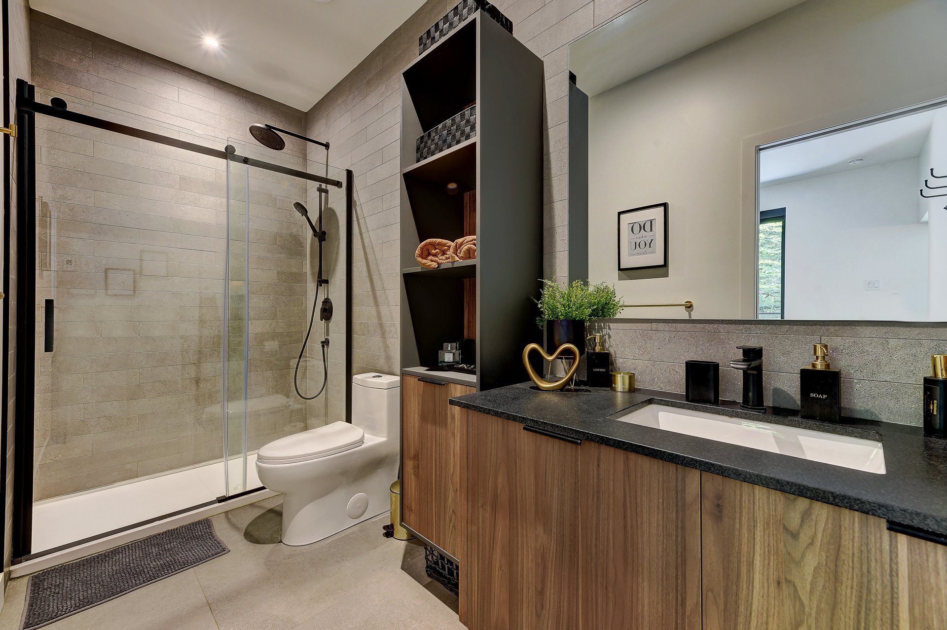 Salle de bains attenante à la CCP