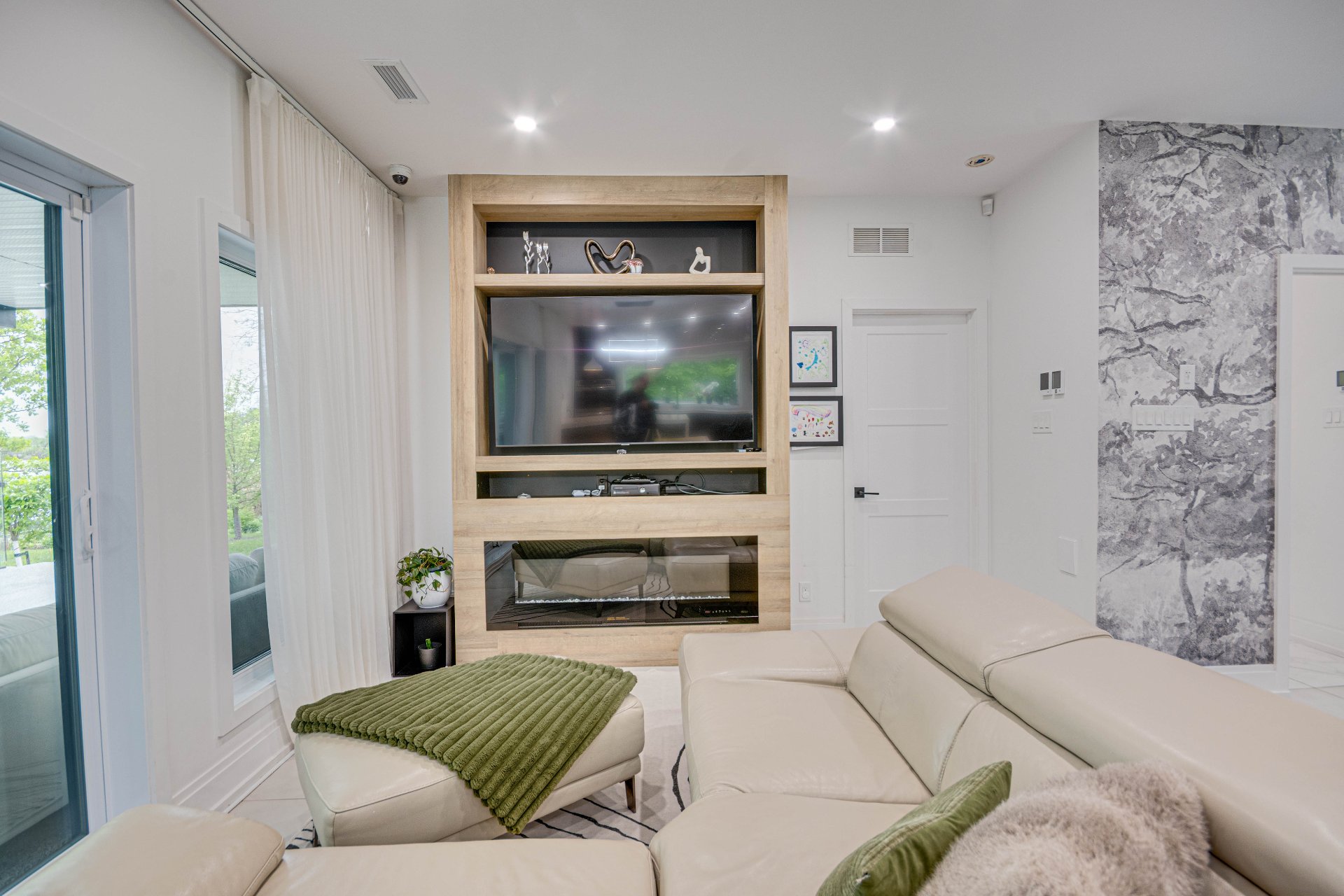 Electric fireplace
