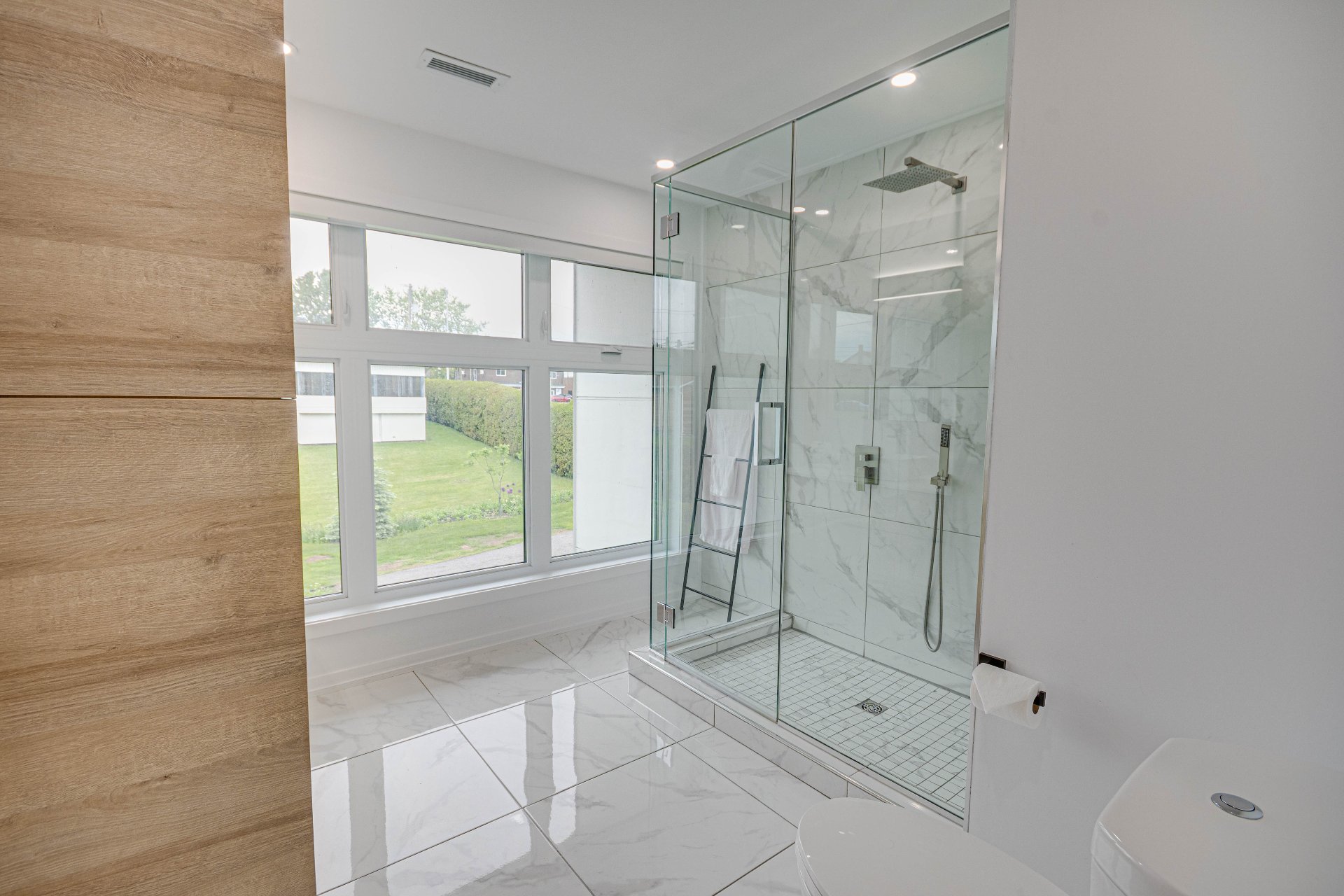 Second Floor - Guest Bathroom