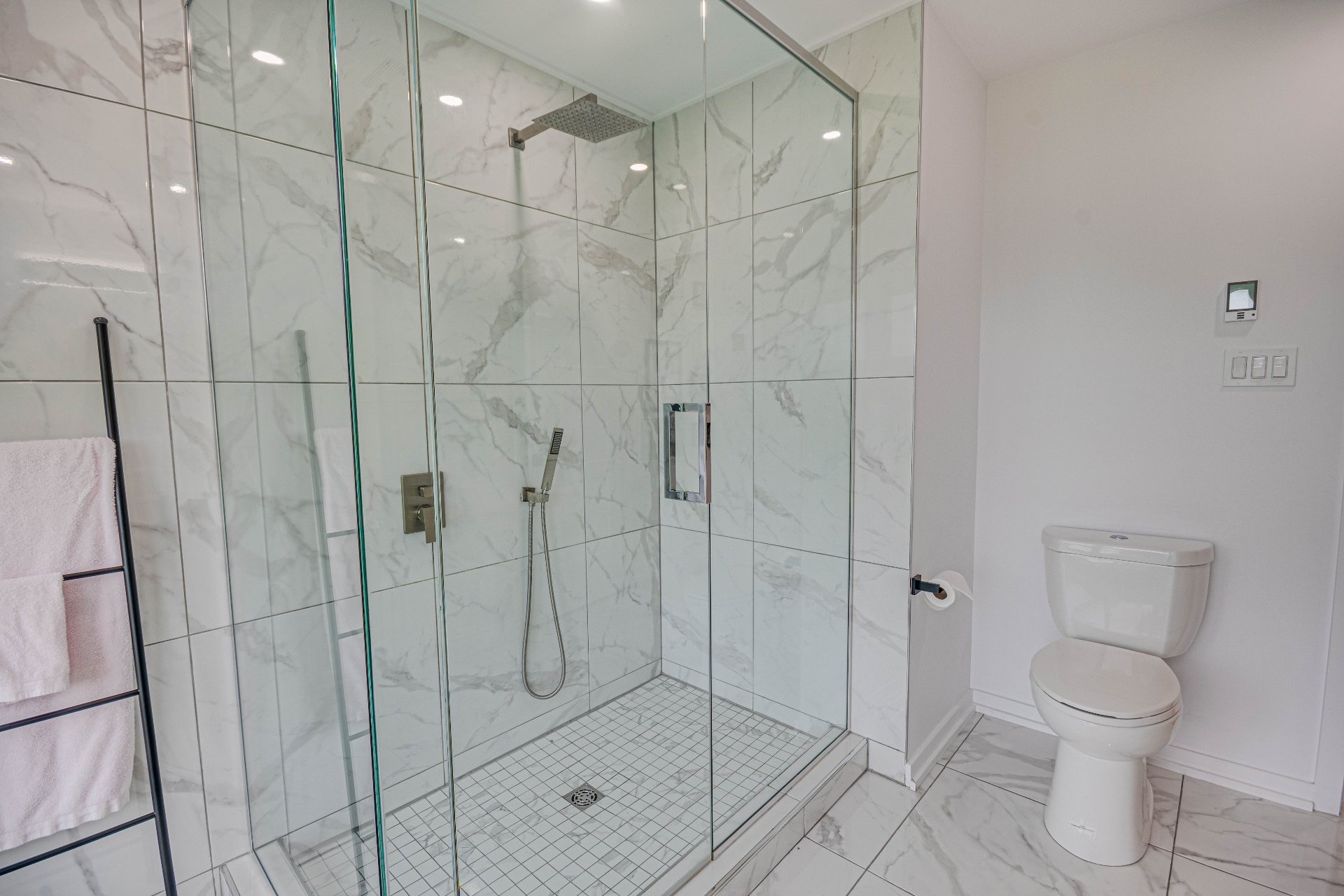 Second Floor - Guest Bathroom