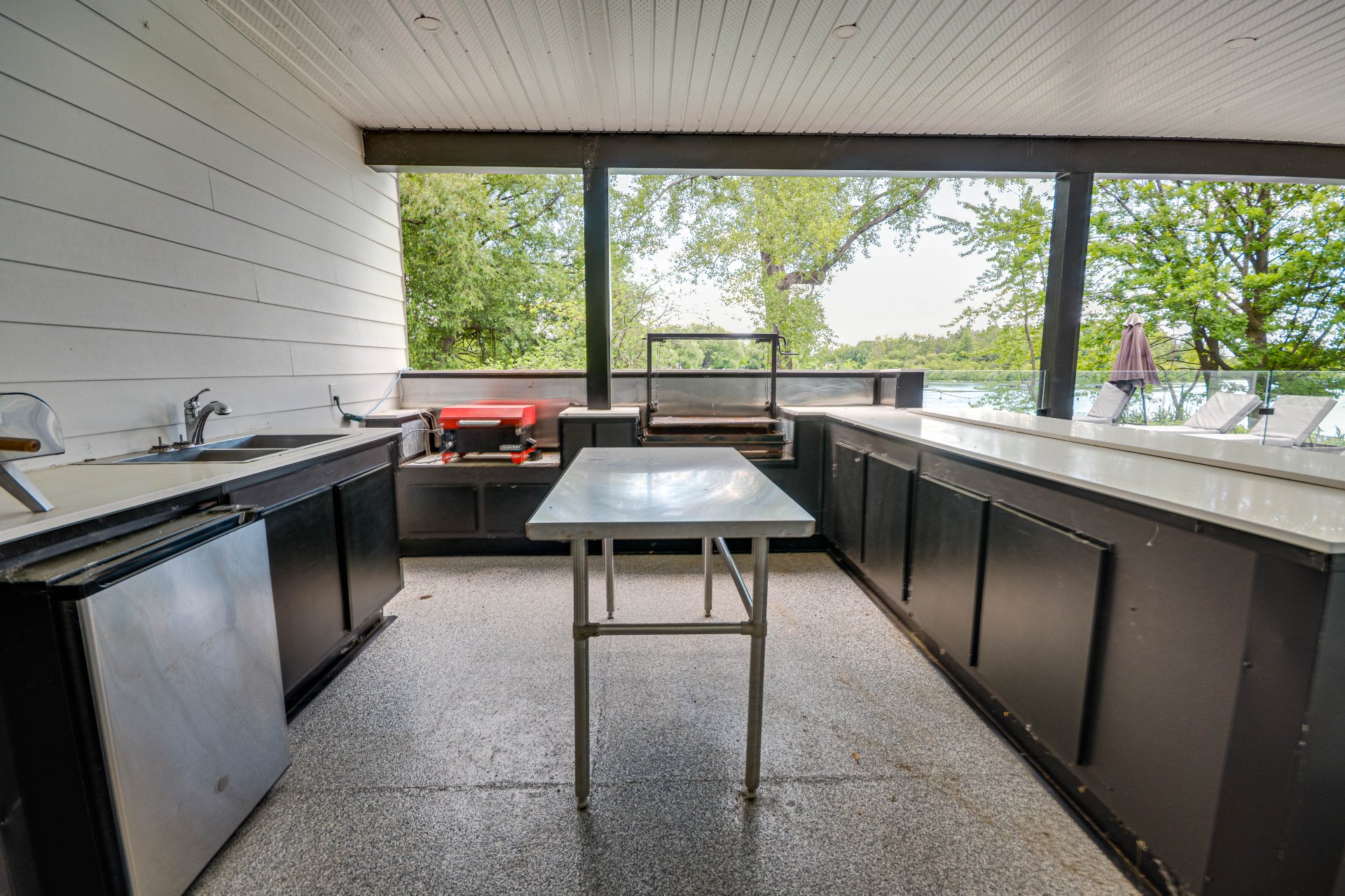 Outdoor Kitchen