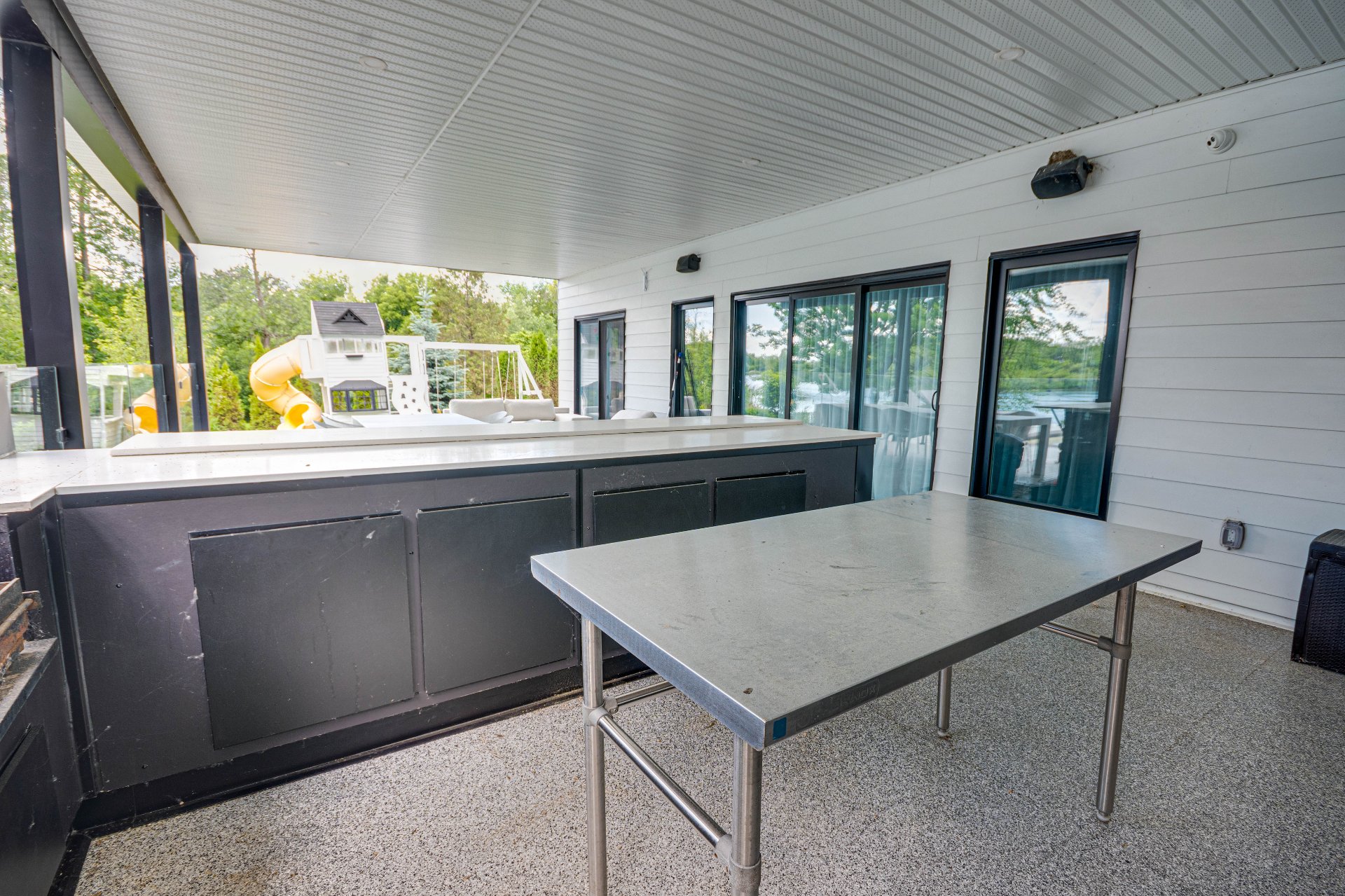 Outdoor Kitchen