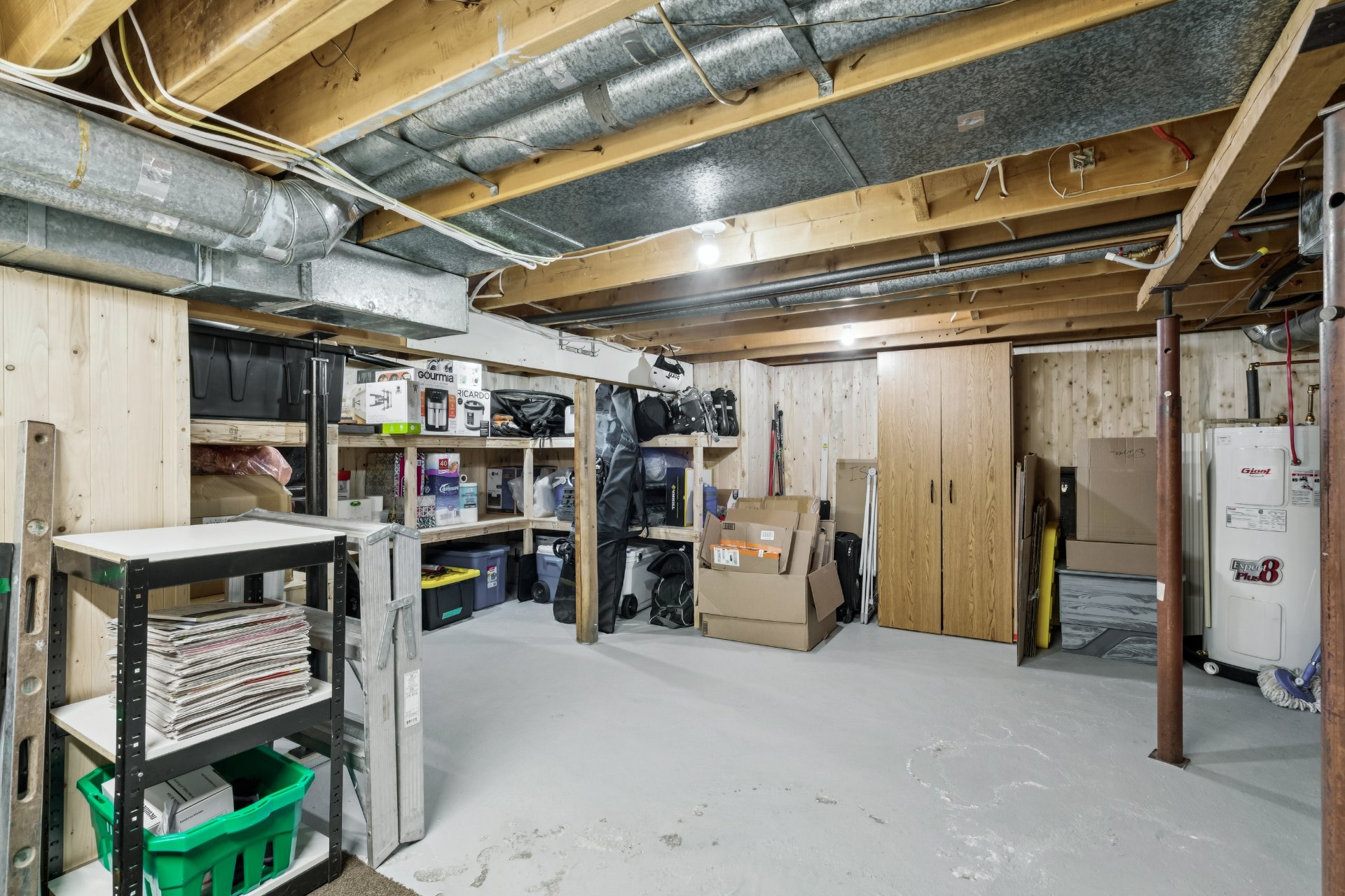 Partie basse sous la cuisine SAM/ rangement