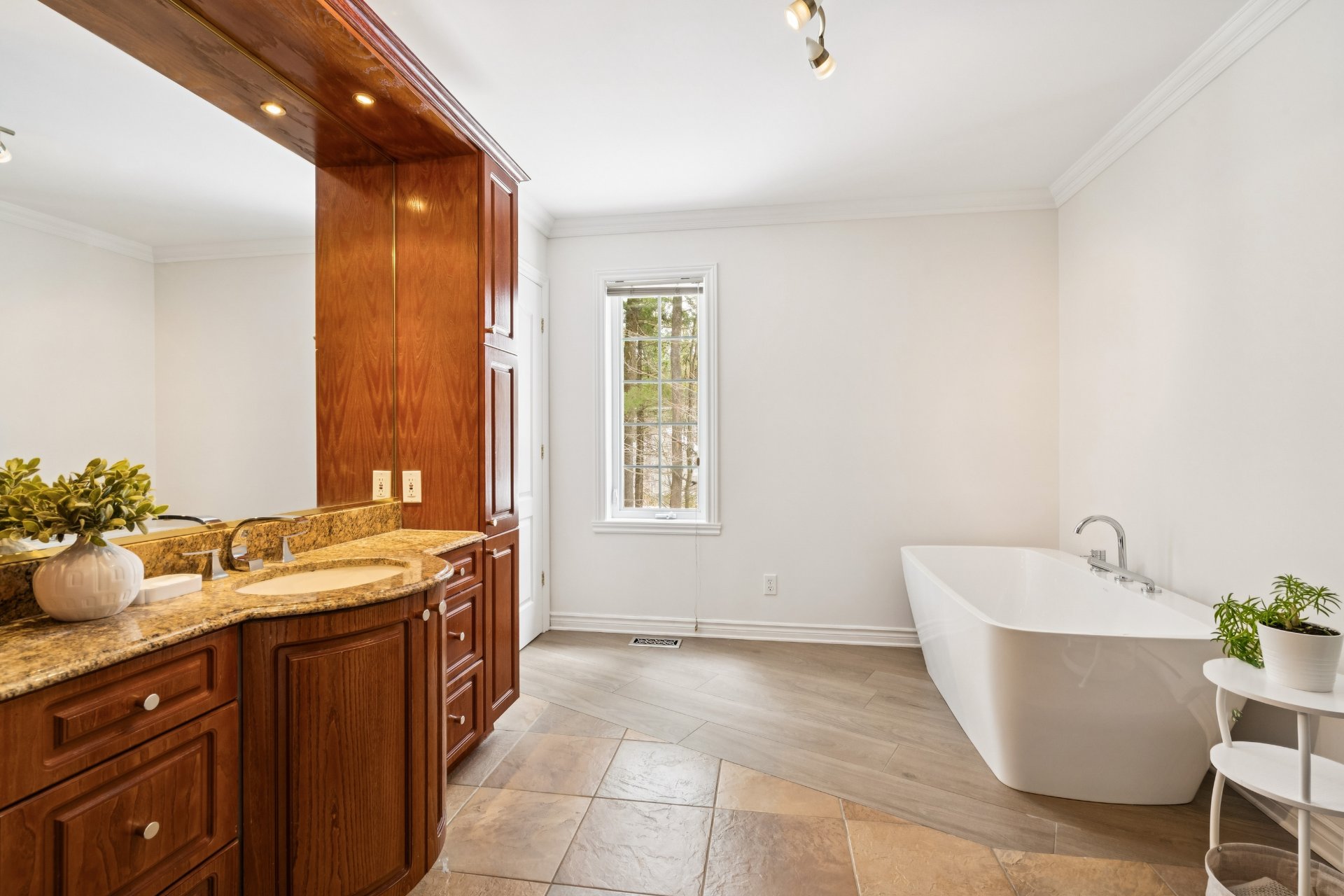 Salle de bains attenante à la CCP