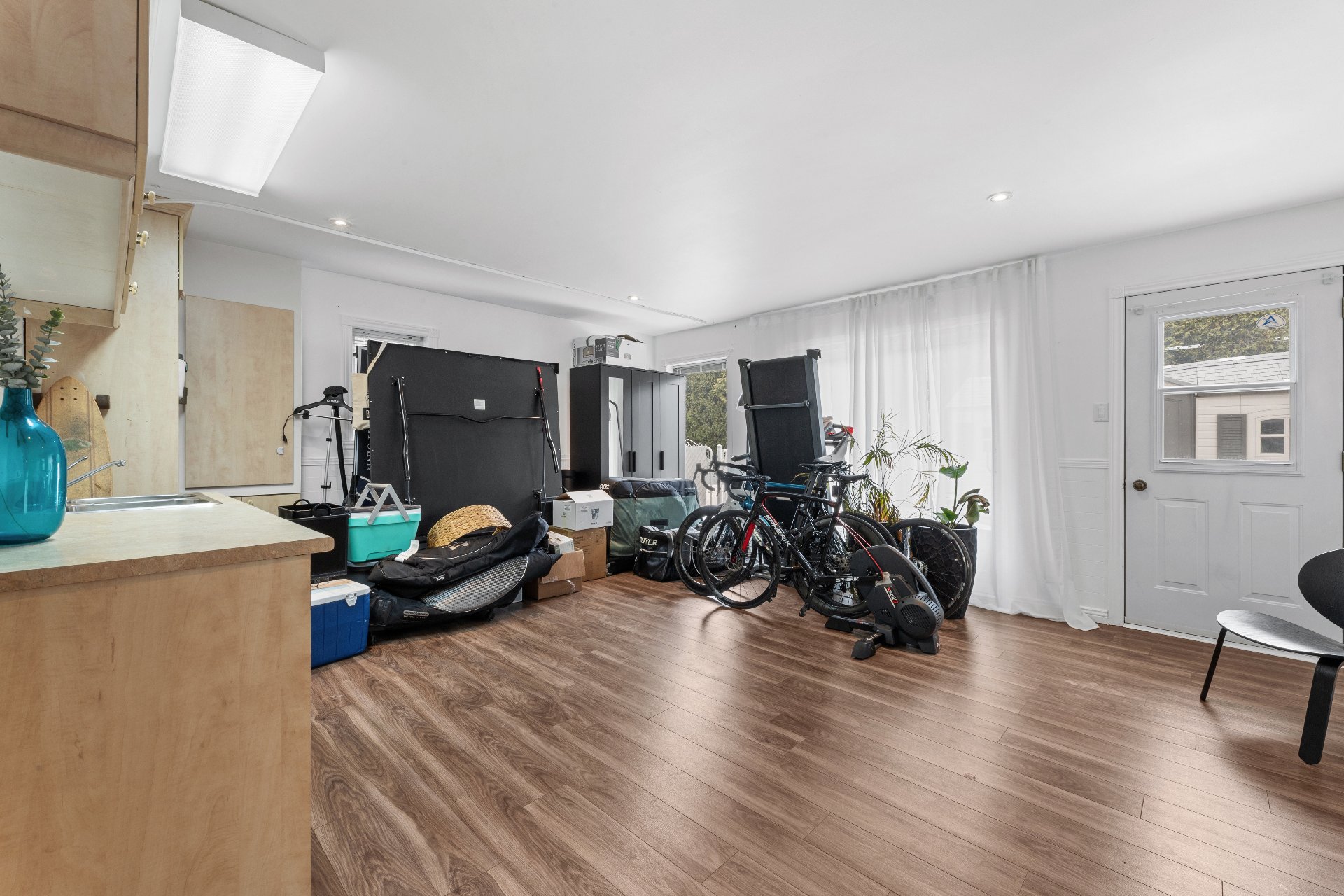 utilisé comme salle familiale adj au garage