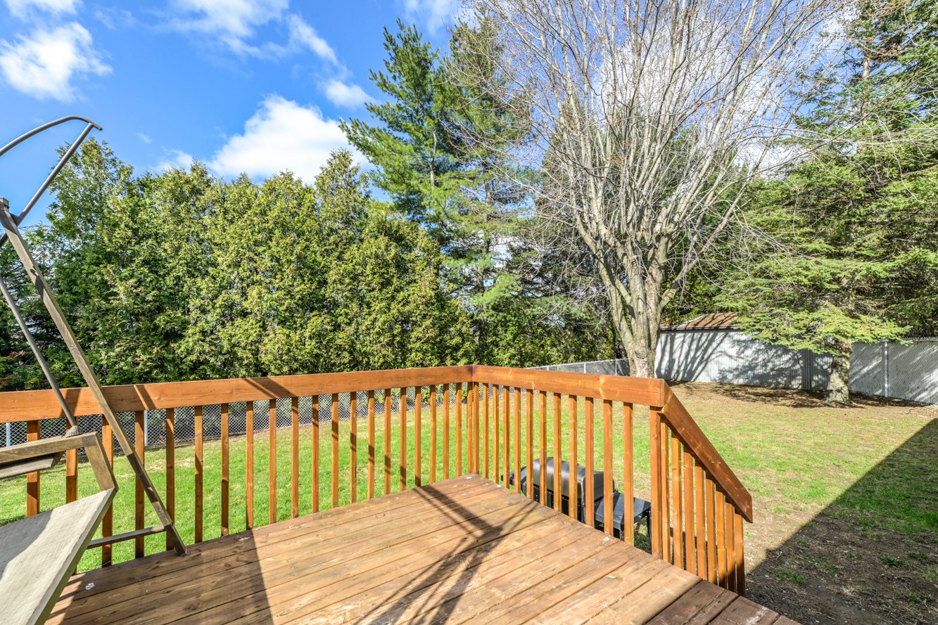 Grande terrasse, idéale pour le BBQ