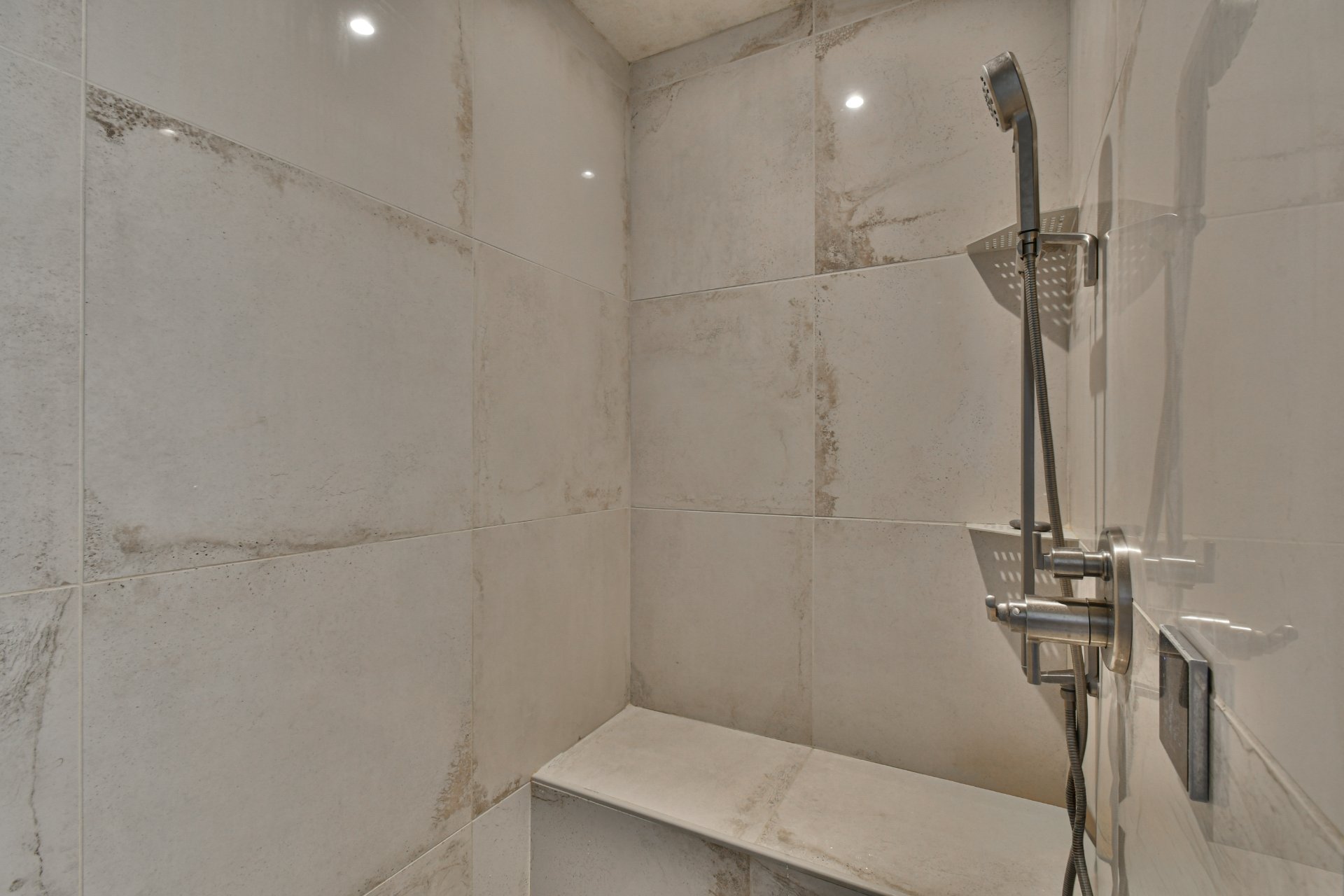 Salle de bains attenante à la CCP