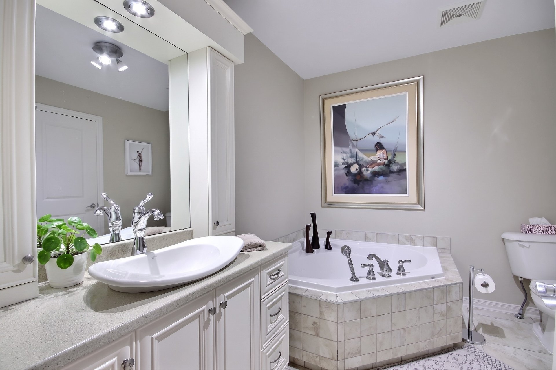 Ensuite bathroom