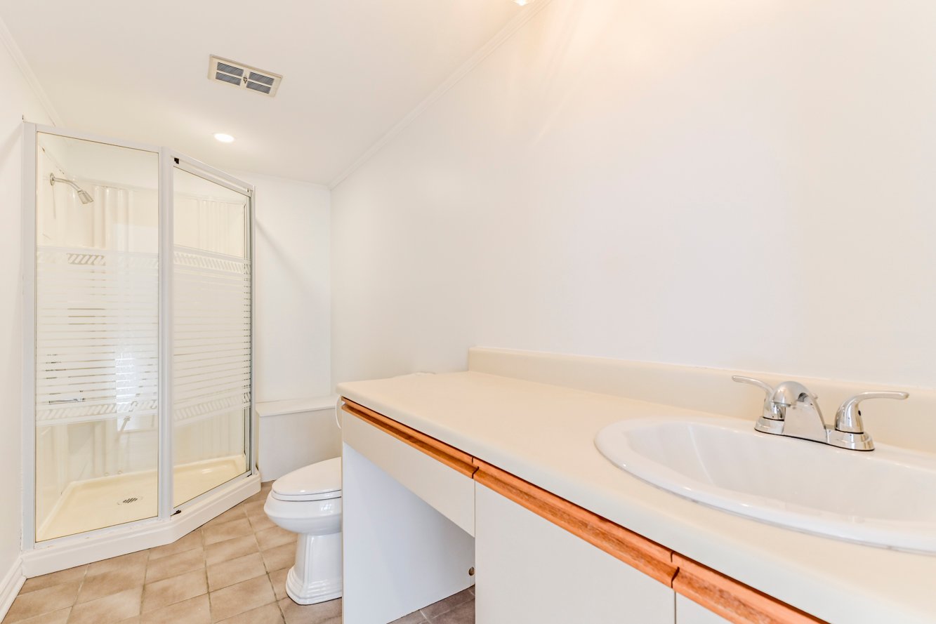 Douche & rangement dans vanité