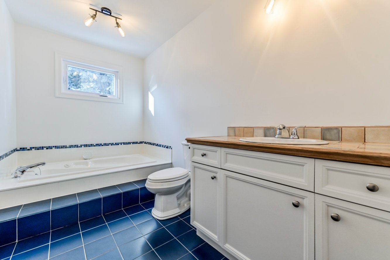 Attenante à chambre principale