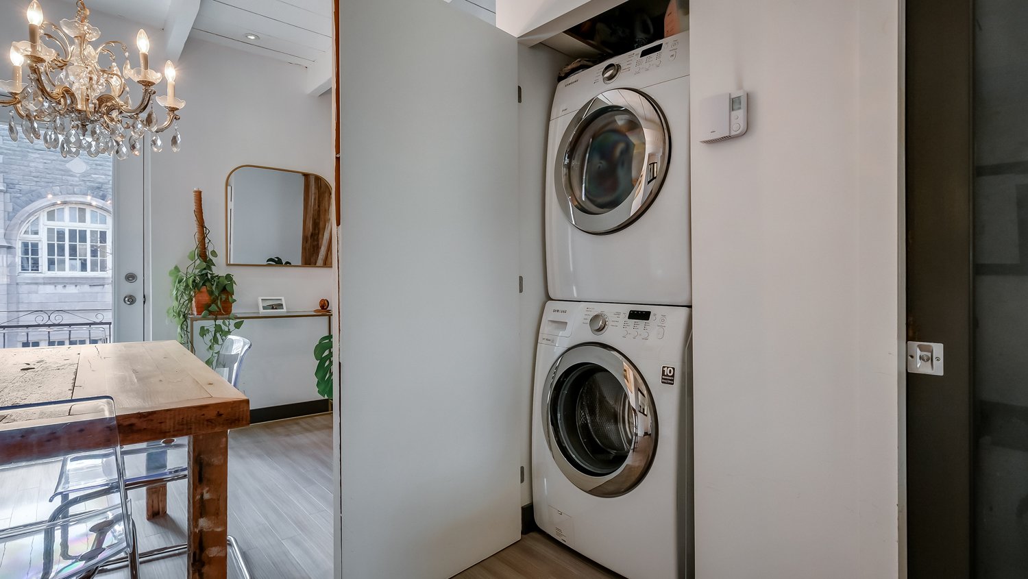 Espace laveuse/sécheuse