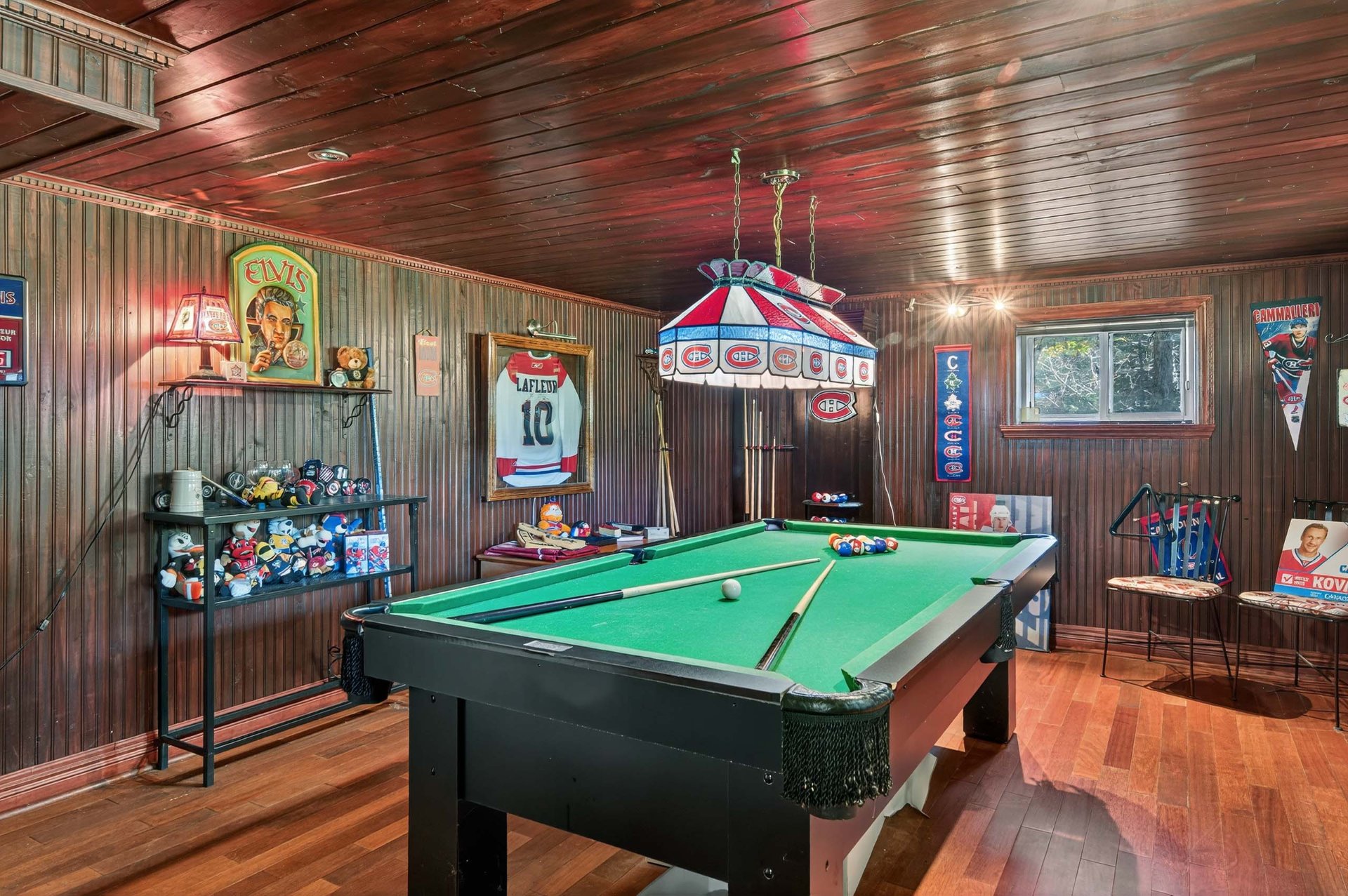 Salle de jeux où chambre