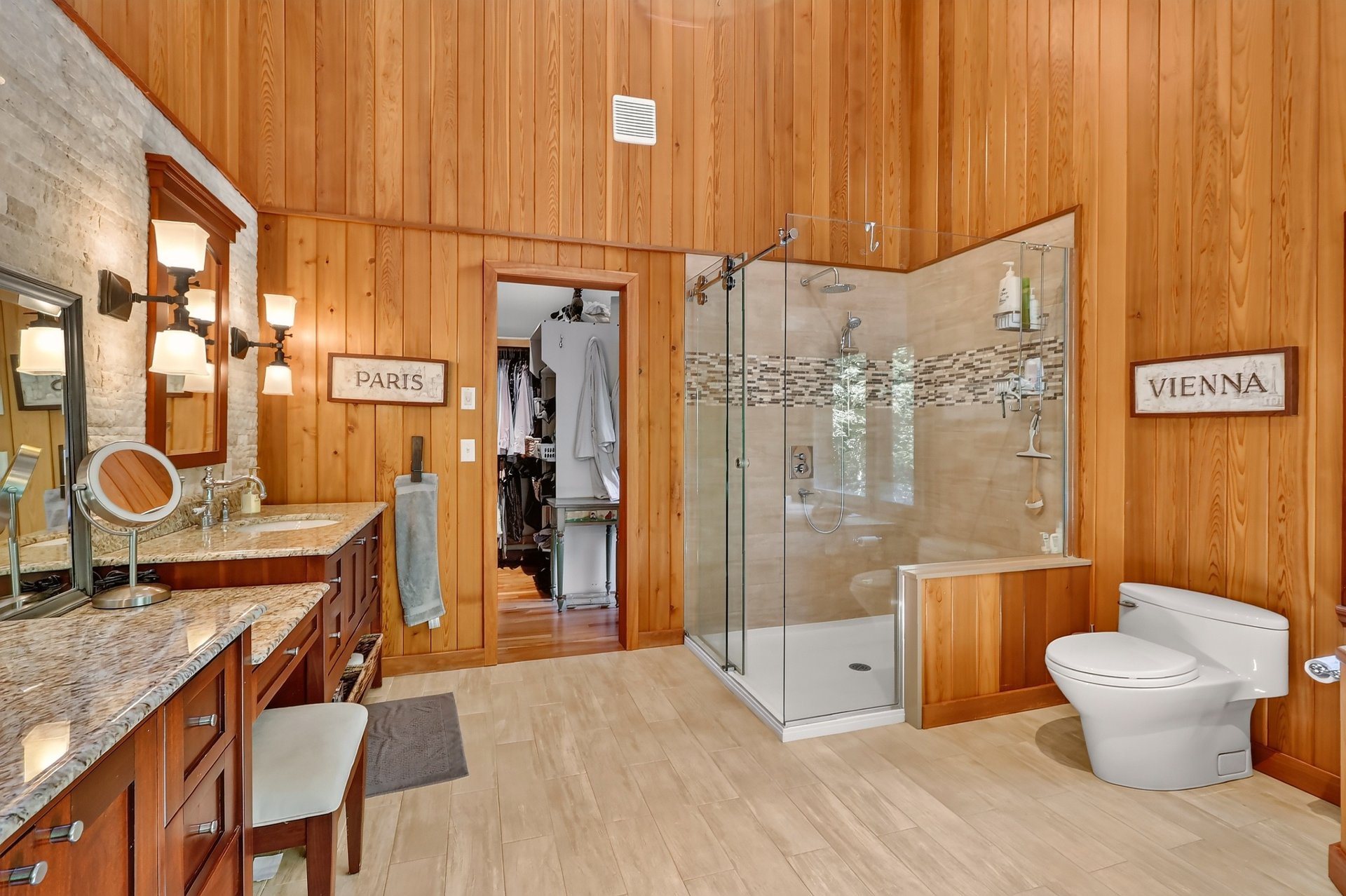 Salle de bains attenante à la CCP