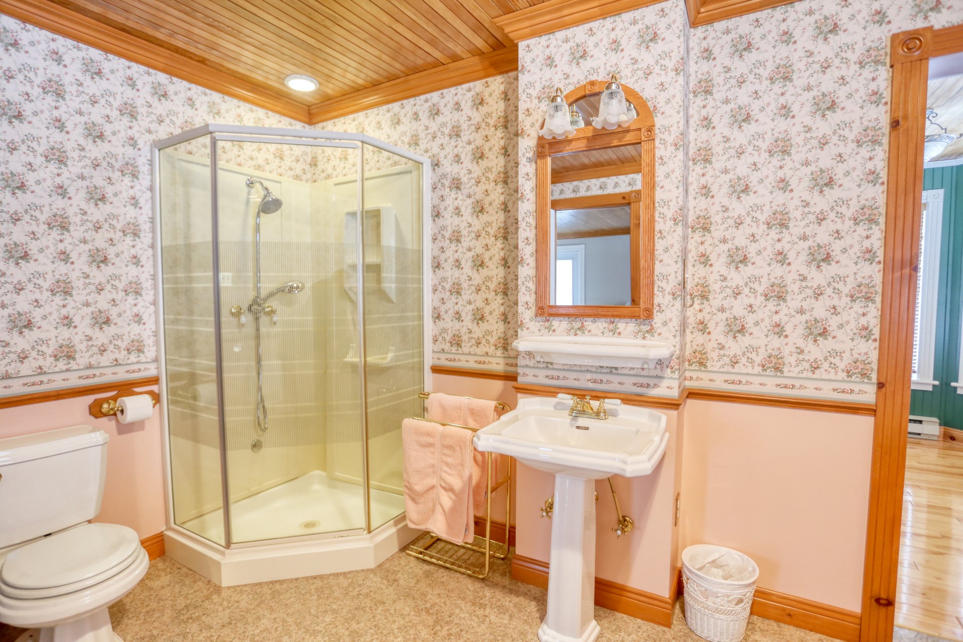 Salle de bains attenante à la CCP